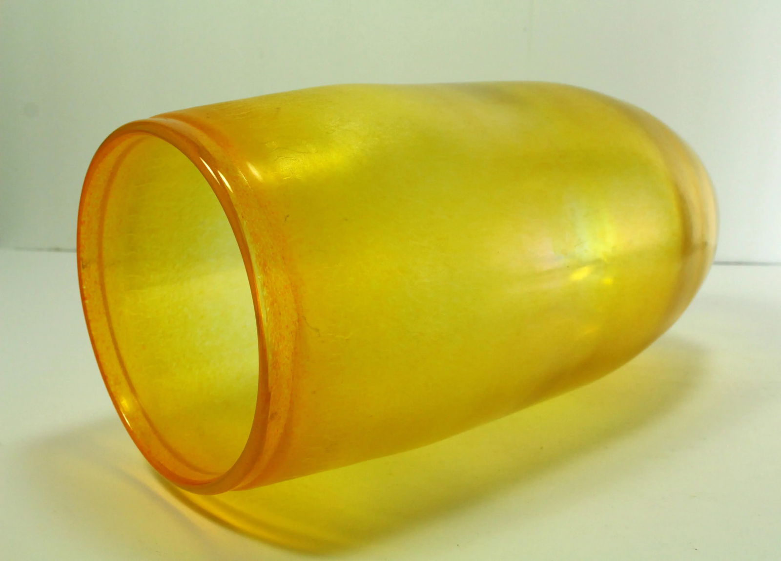 Early 20th Century Iridescent Yellow Aurene / Favrile Art Glass Vase, Free Blown - 7