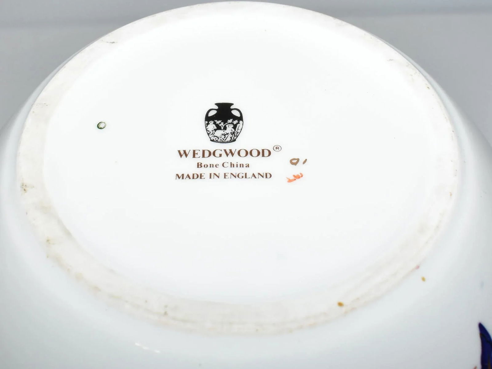 Vintage 1960's Large Wedgwood Bone China Ginger Jar With Floral Motif Made in England - 7