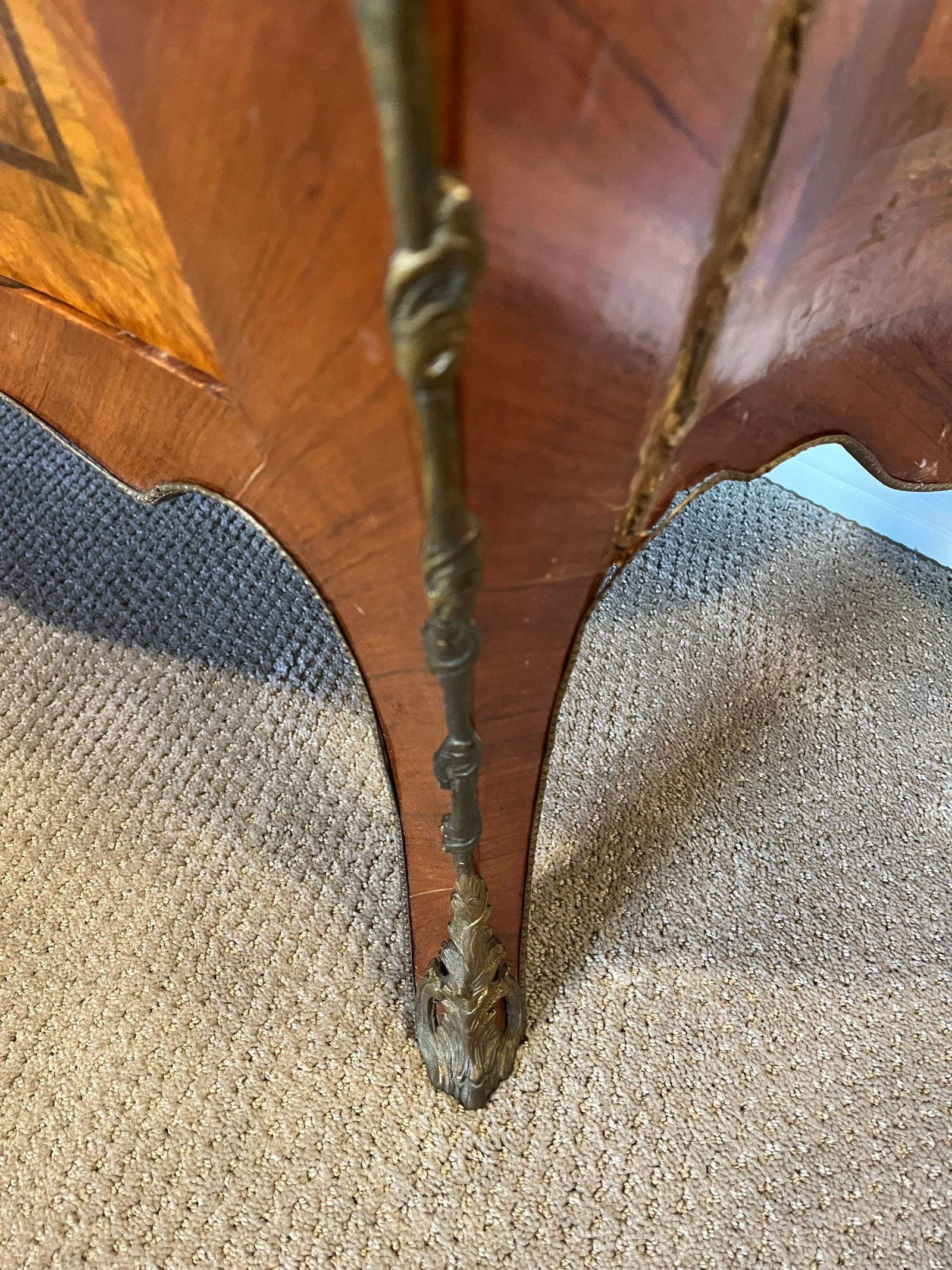 Early 20th Century Louis XV Style Inlaid Mahogany Commode - 7