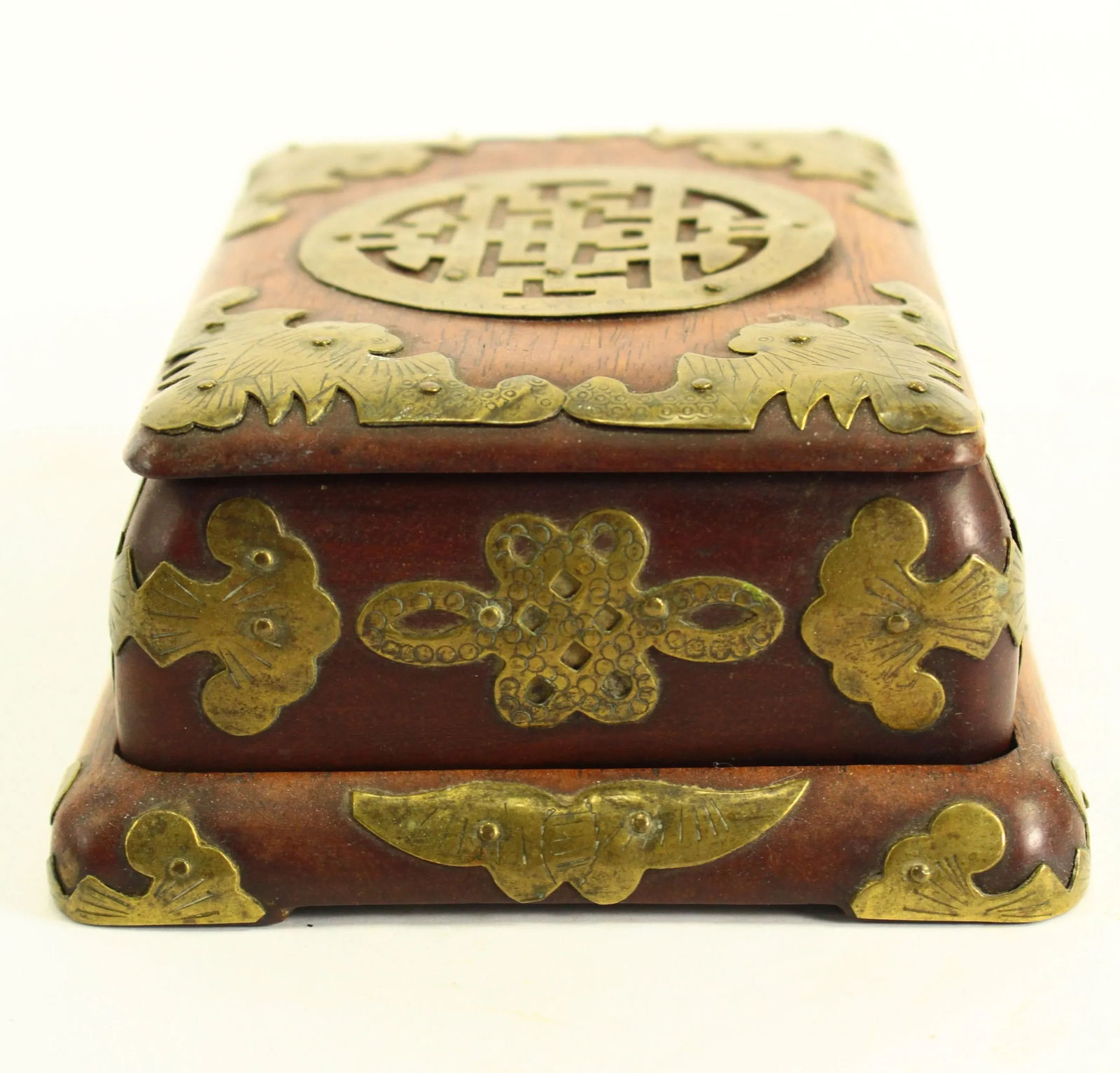 19th Century Boxwood Chinese Box With Brass Overlay, Prosperity "Lu" Sign, Bats & Fish - 3