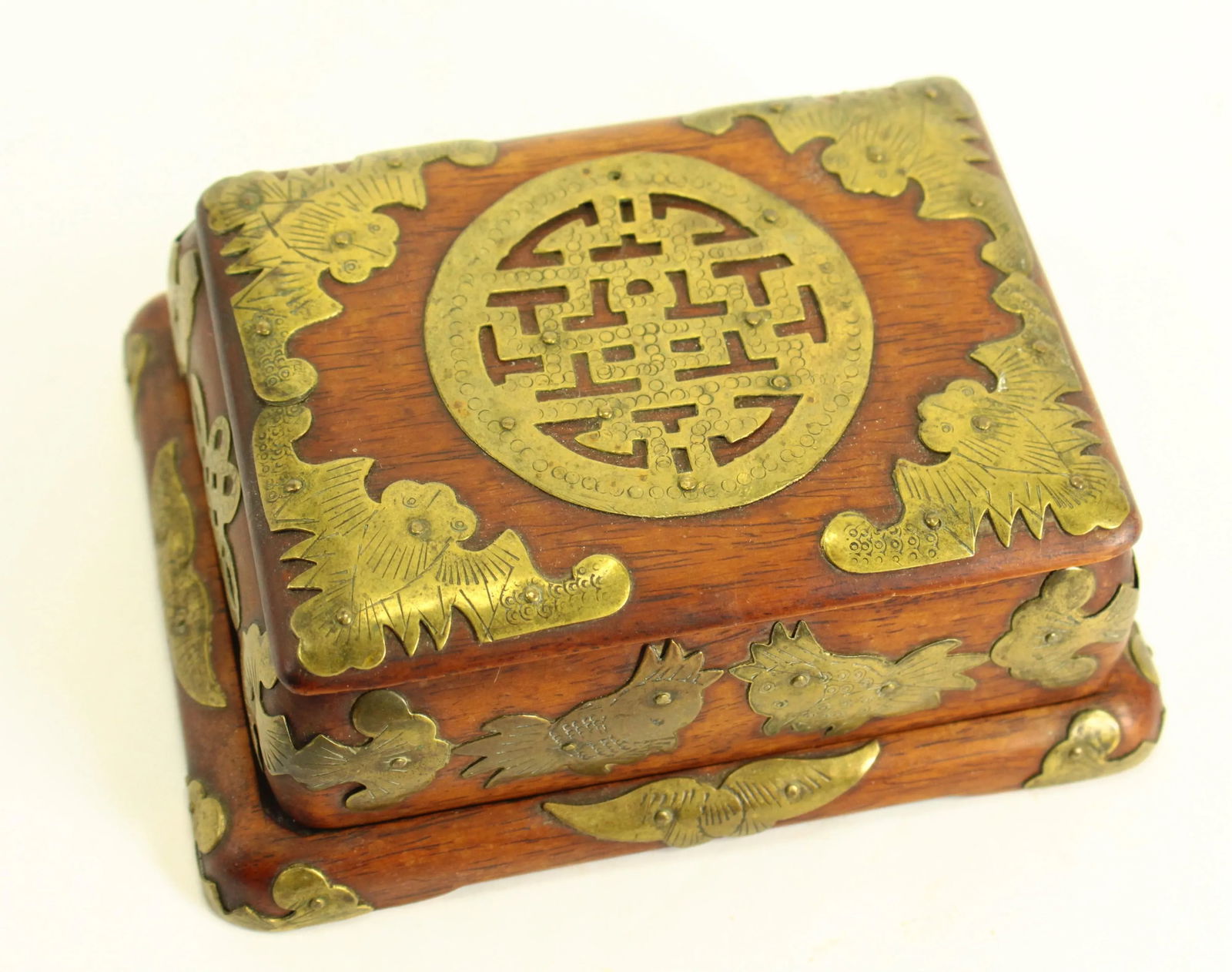 19th Century Boxwood Chinese Box With Brass Overlay, Prosperity "Lu" Sign, Bats & Fish - 7