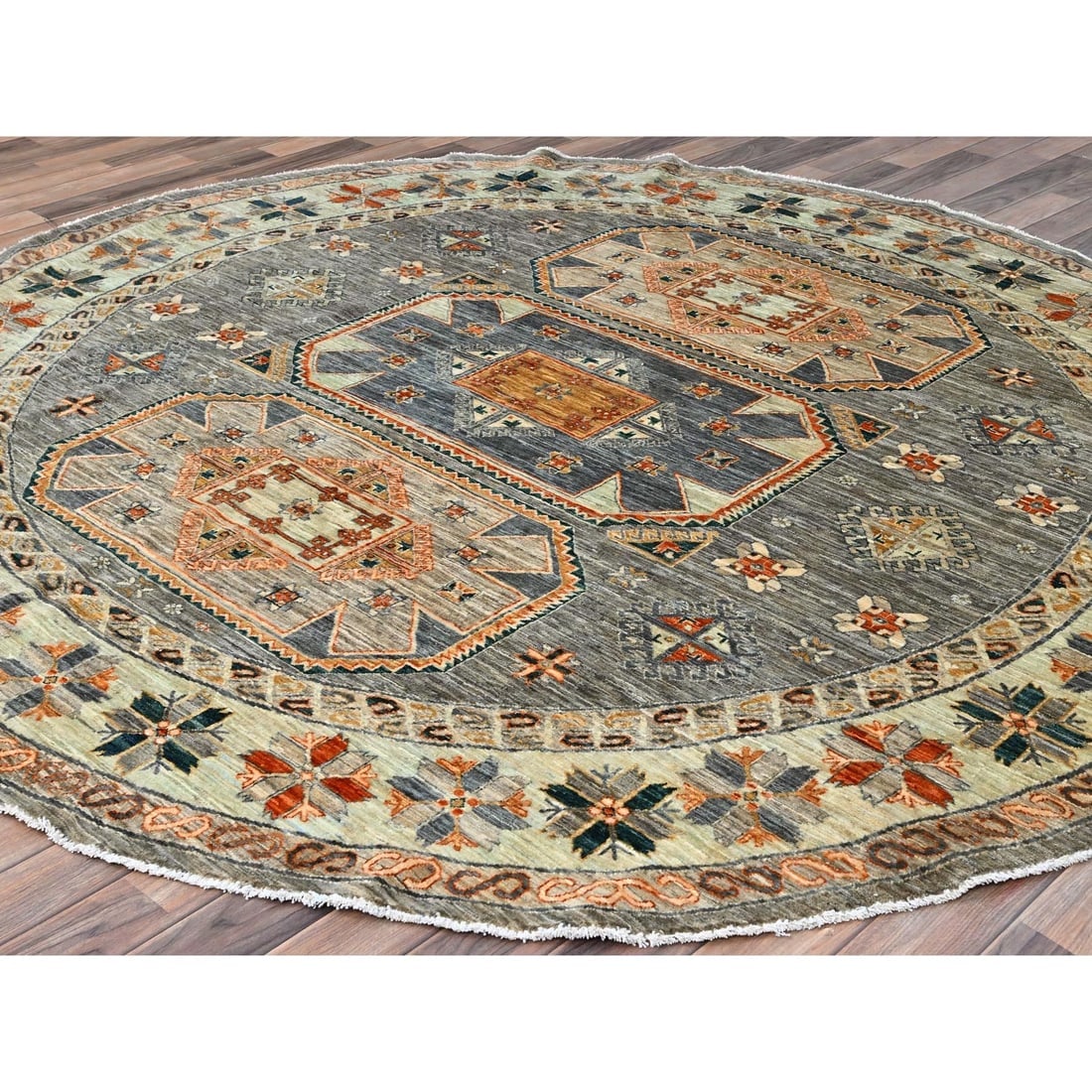 Seared Gray Extra Soft Wool Caucasian Design Round Oriental Rug - 3