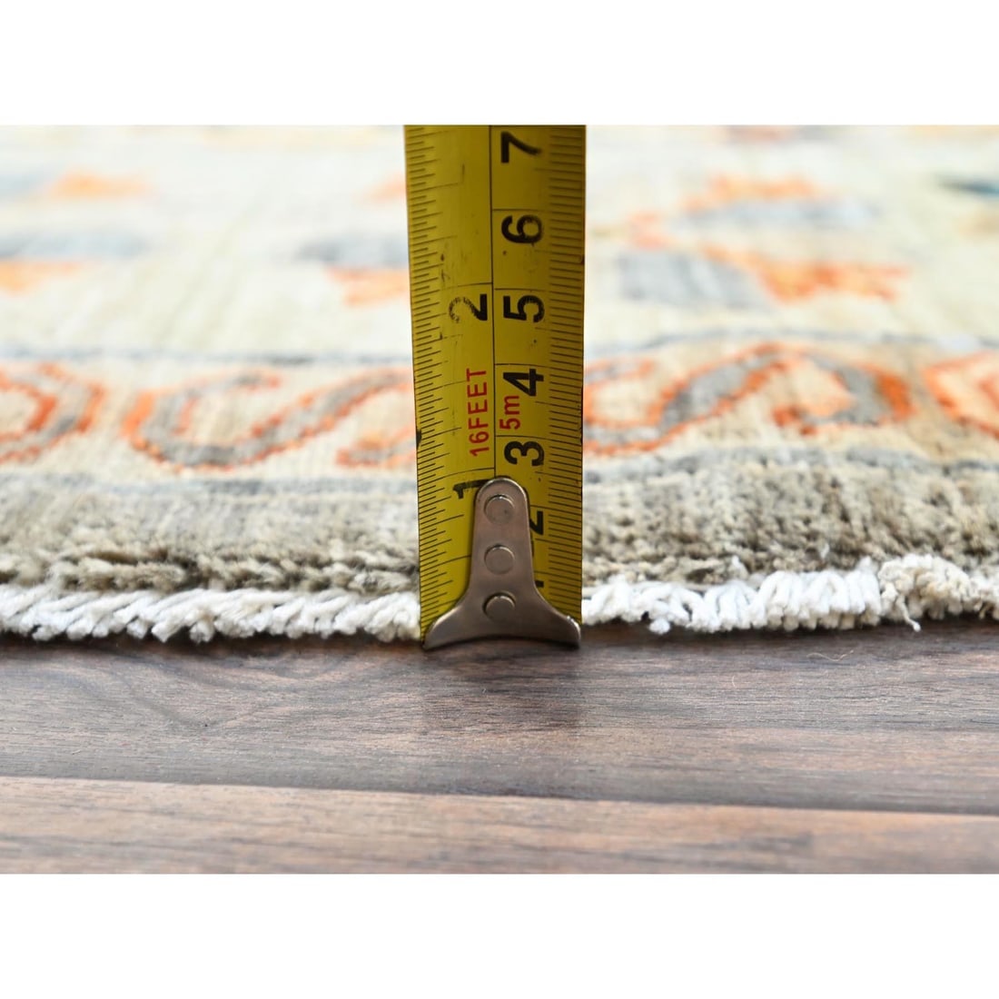 Seared Gray Extra Soft Wool Caucasian Design Round Oriental Rug - 9