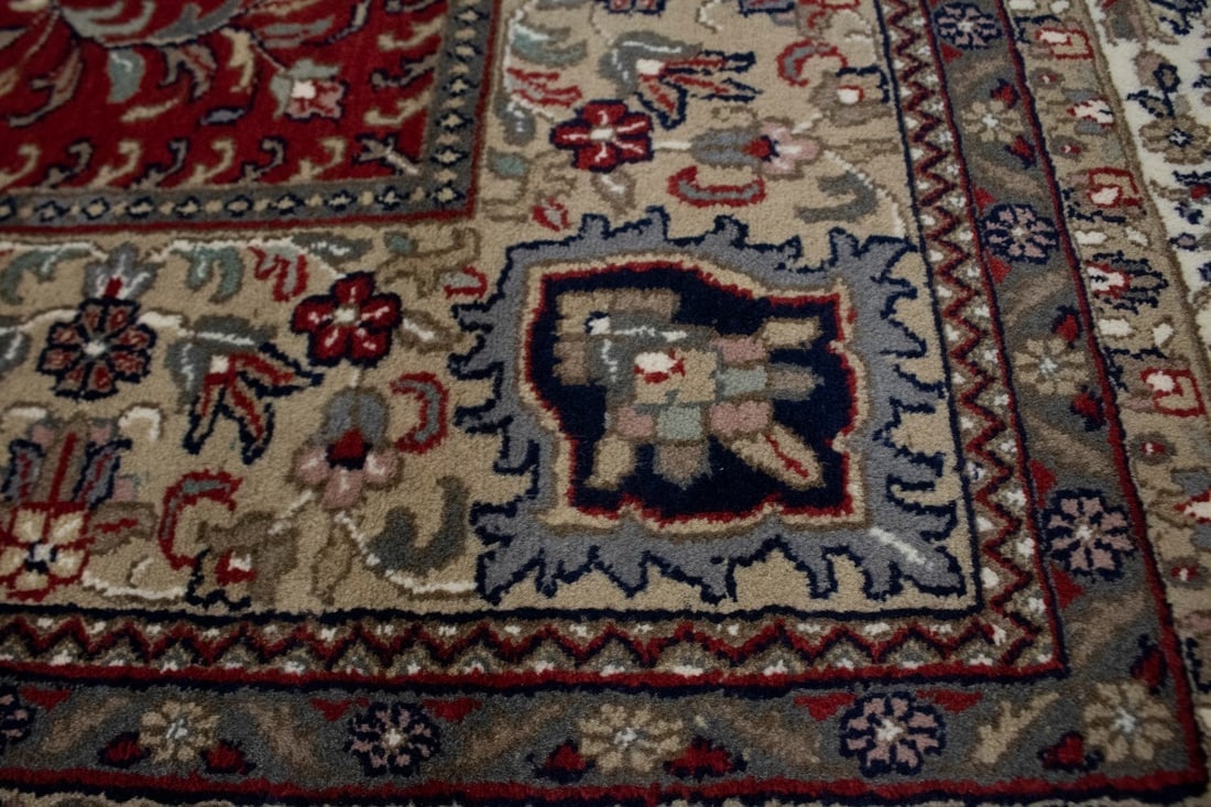 Red Floral Classic 8X11 Indo-Kashan Oriental Rug - 11