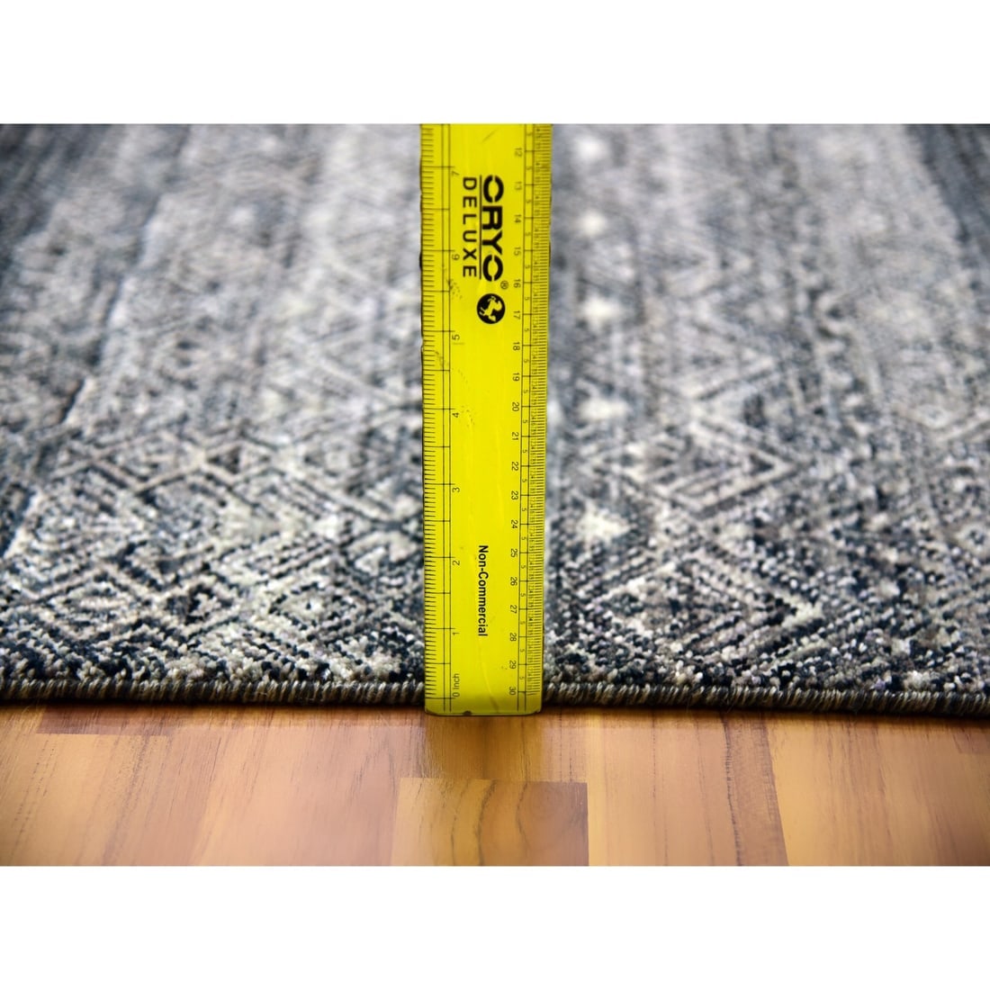 Gray, 100% Plush Wool, Hand Knotted, Kohinoor Herat Design Square Rug - 10