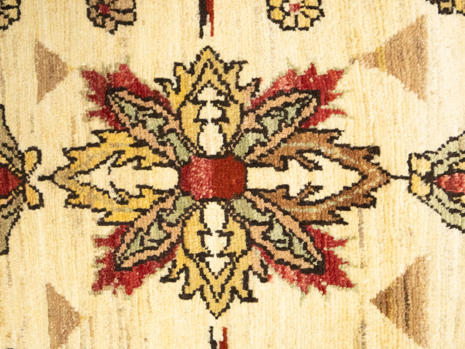 Cream Floral Ziegler Peshawar 2X3 Pakistan Oriental Rug - 8