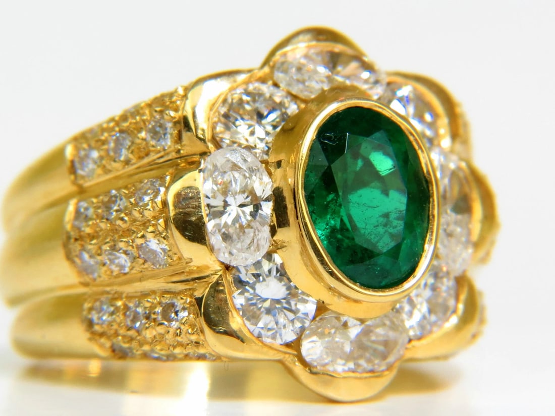 18KT 4.00CT NATURAL EMERALD DIAMOND RING + - 8