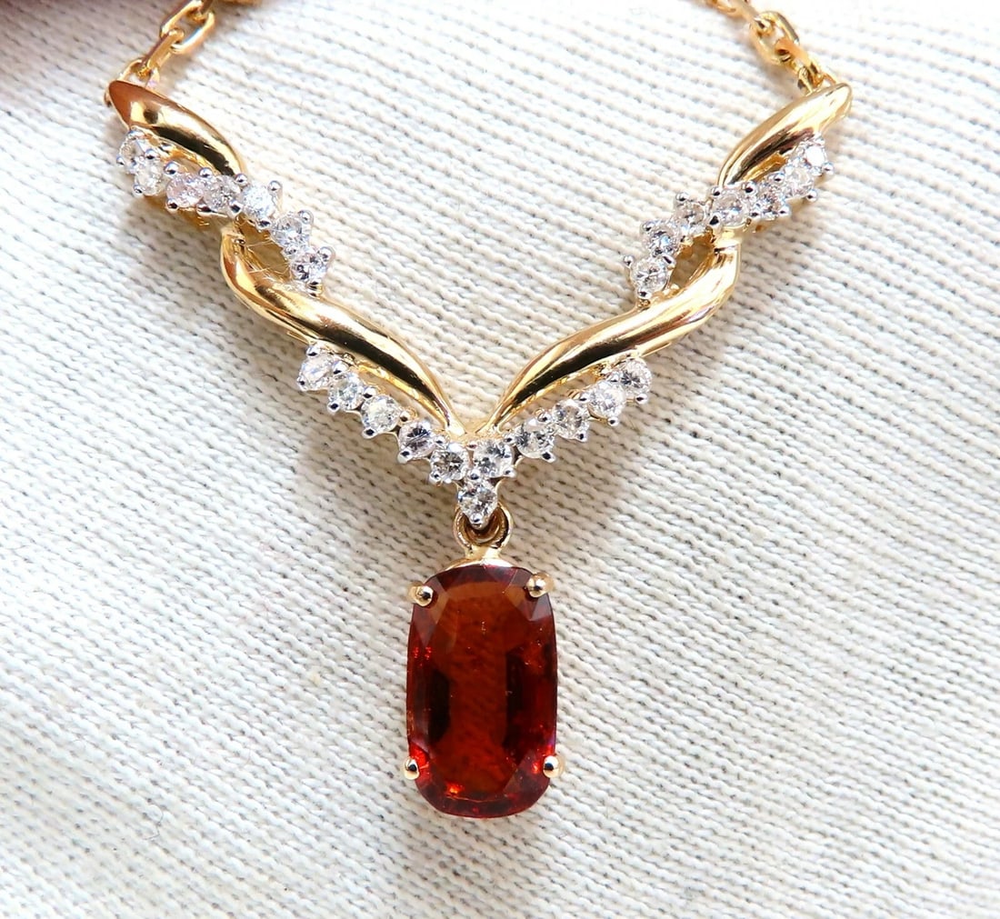 4.27ct Natural Spessartite Garnet Diamonds Necklace 14 Karat Vine Twist**: Title: 4.27ct Natural Spessartite Garnet Diamonds Necklace 14 Karat Vine Twist** Description: MAGNIFICENT JEWELS Vine Twist Red Dangle 3.47ct Natural Mandarin Red Spessartite Garnet Necklace. Full cut
