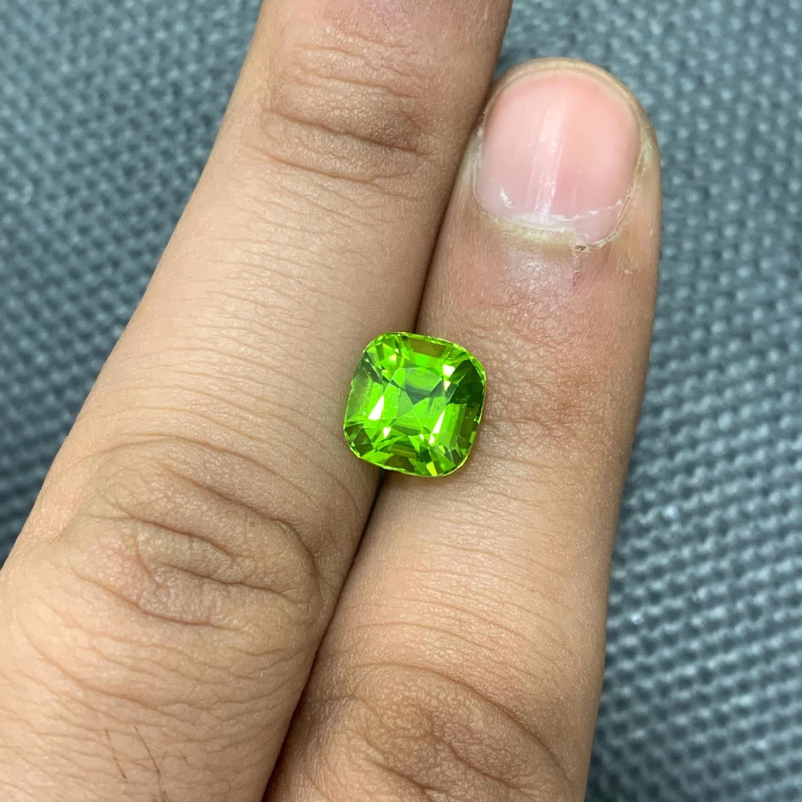 Apple Green Peridot Gemstone: 3.90 Carat Cushion Cut, Sapat Mine - 2