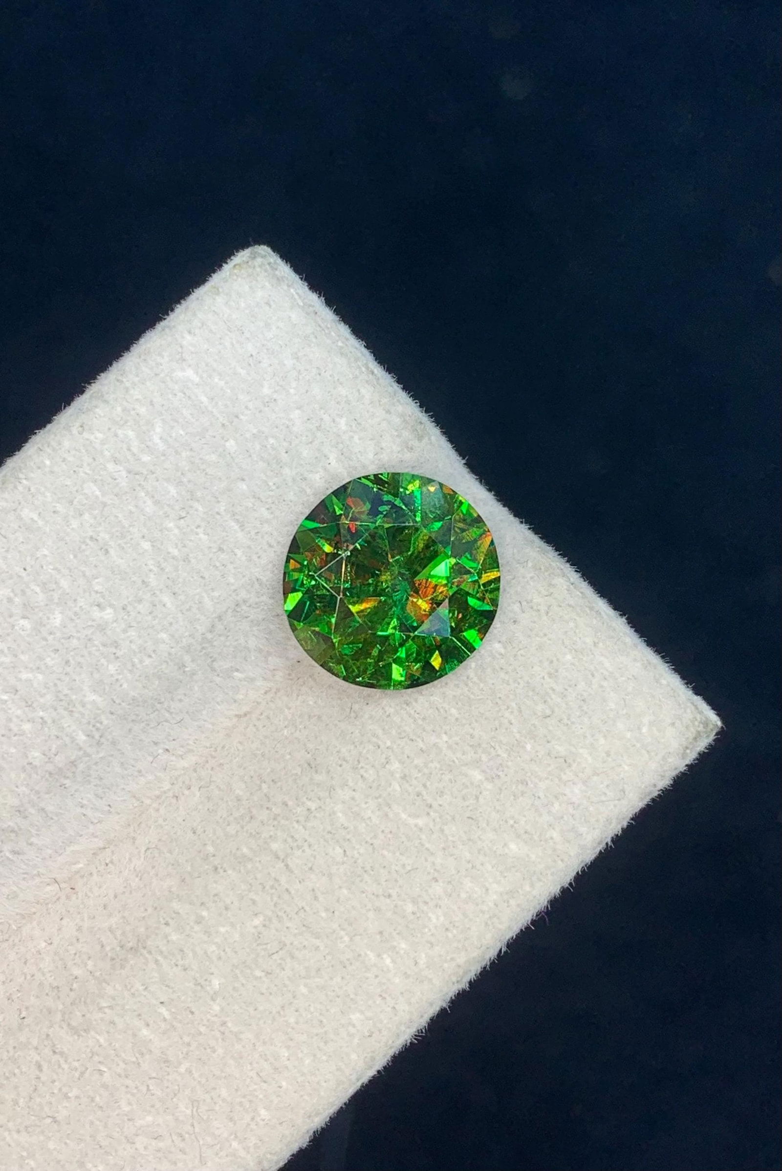 3.40 Carat Chrome Green Sphene Gemstone, Brilliant Round Cut Sphene Engagement Ring - 2