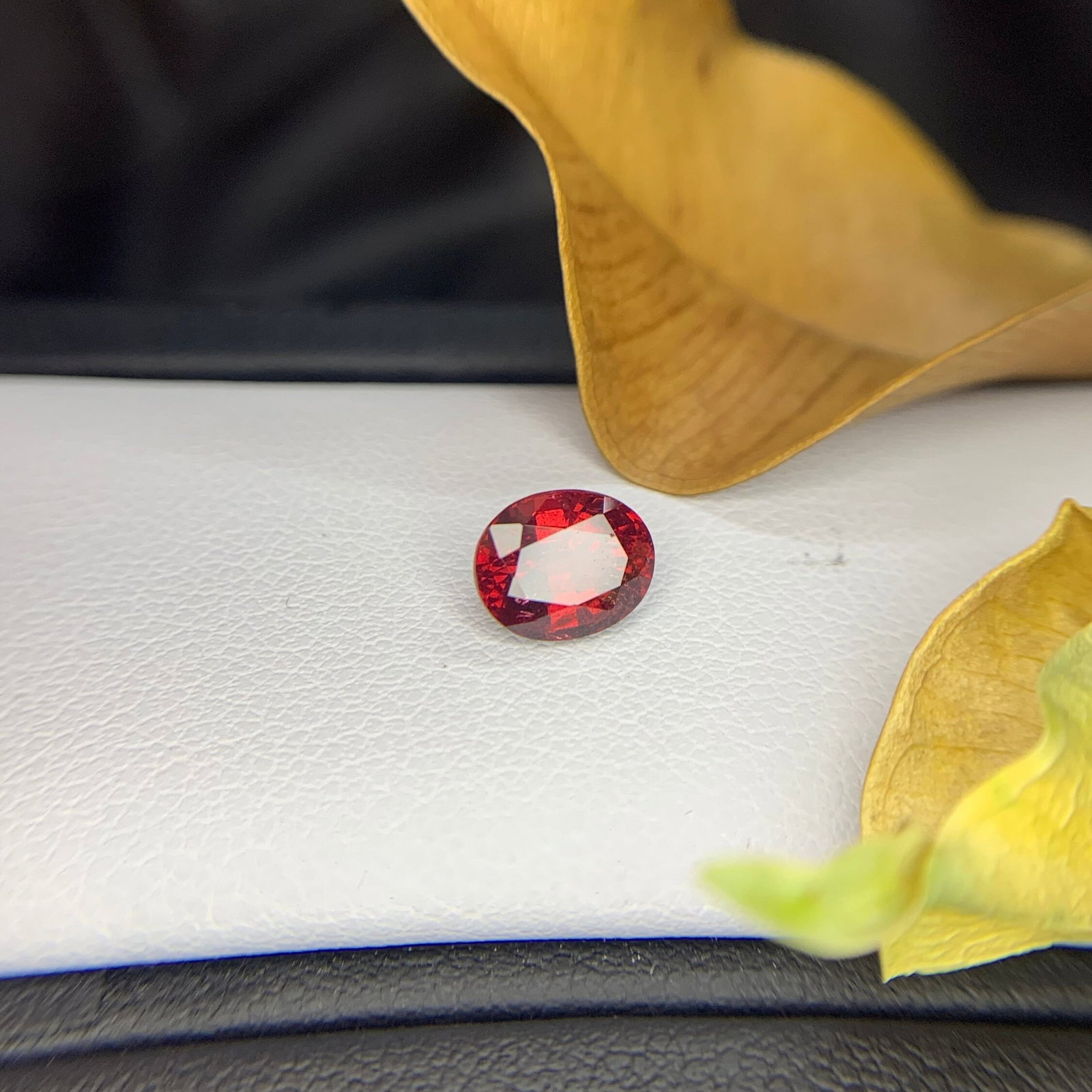 Vivid Red Spessartine Garnet Gemstone: Oval Cut, 1.95 Carat - 3