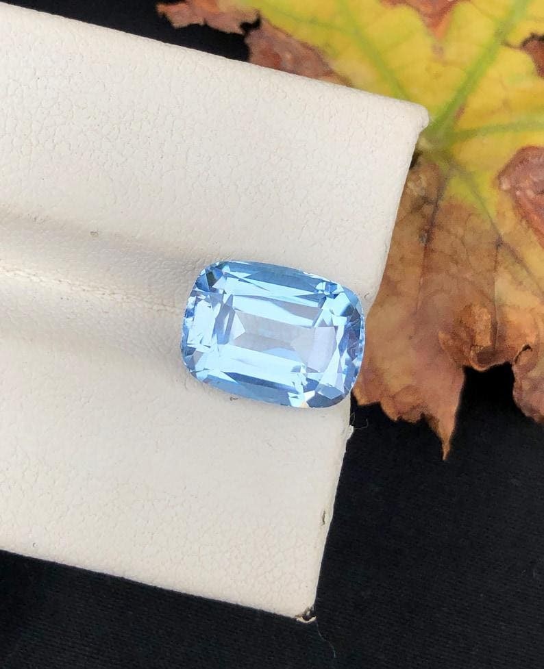Blue Aquamarine Beryl Gemstone: 4.70 CT Cushion Cut Stone - 2