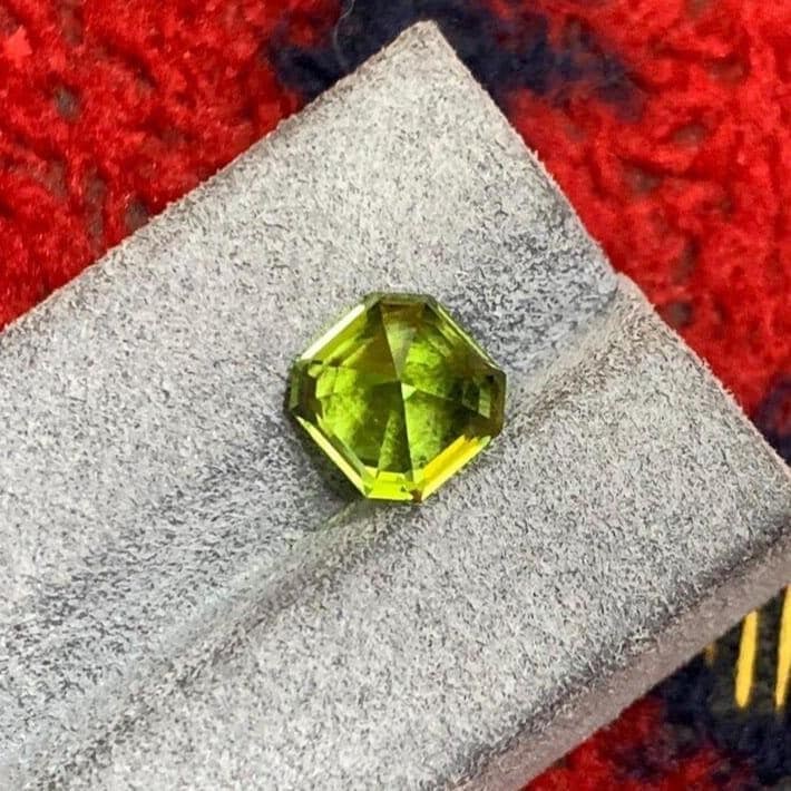 Natural Deep Green Peridot Gemstone - 3.89 Carat - 8