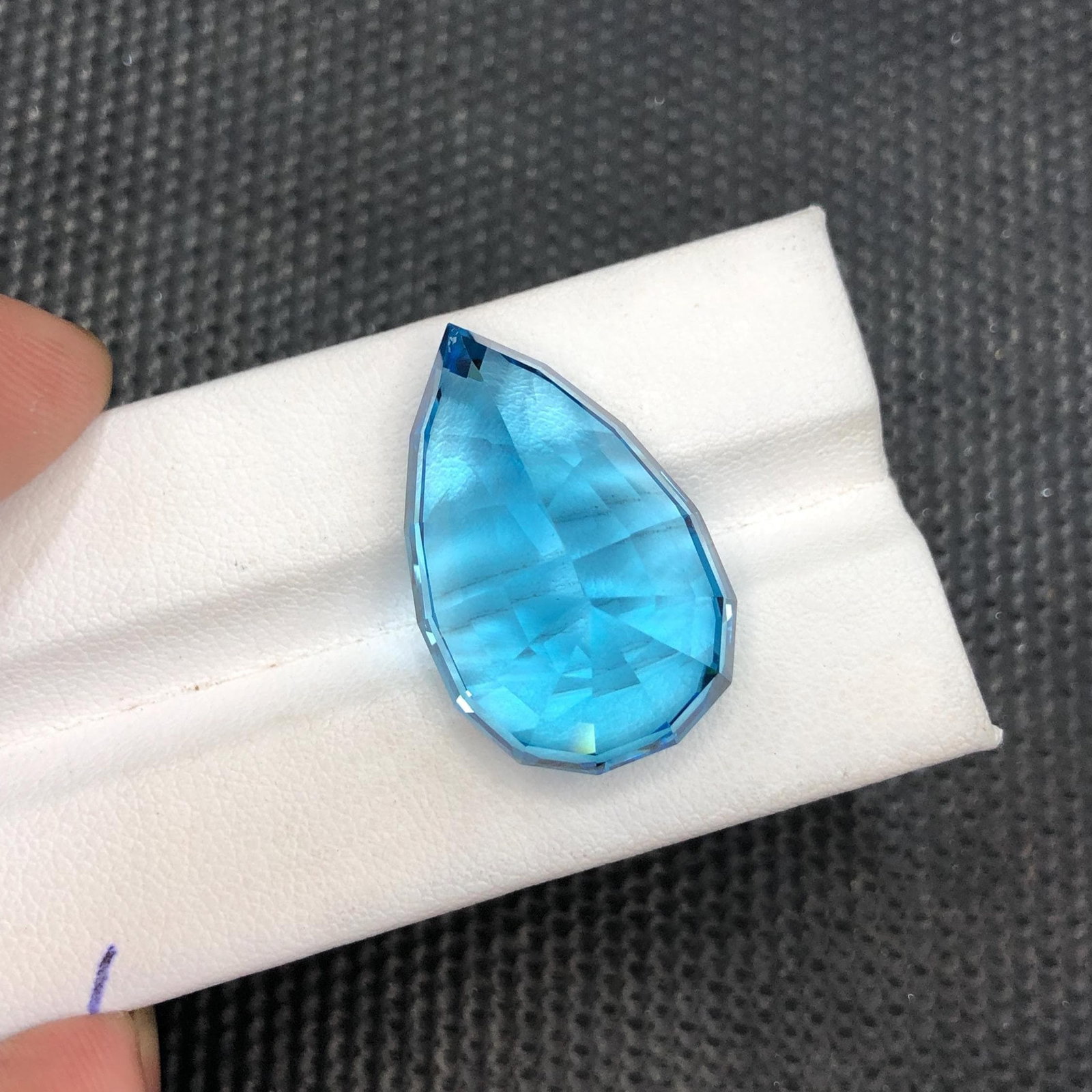 47 Carat Swiss Blue Topaz Gemstone Pear Cut Jewelry Making - 10