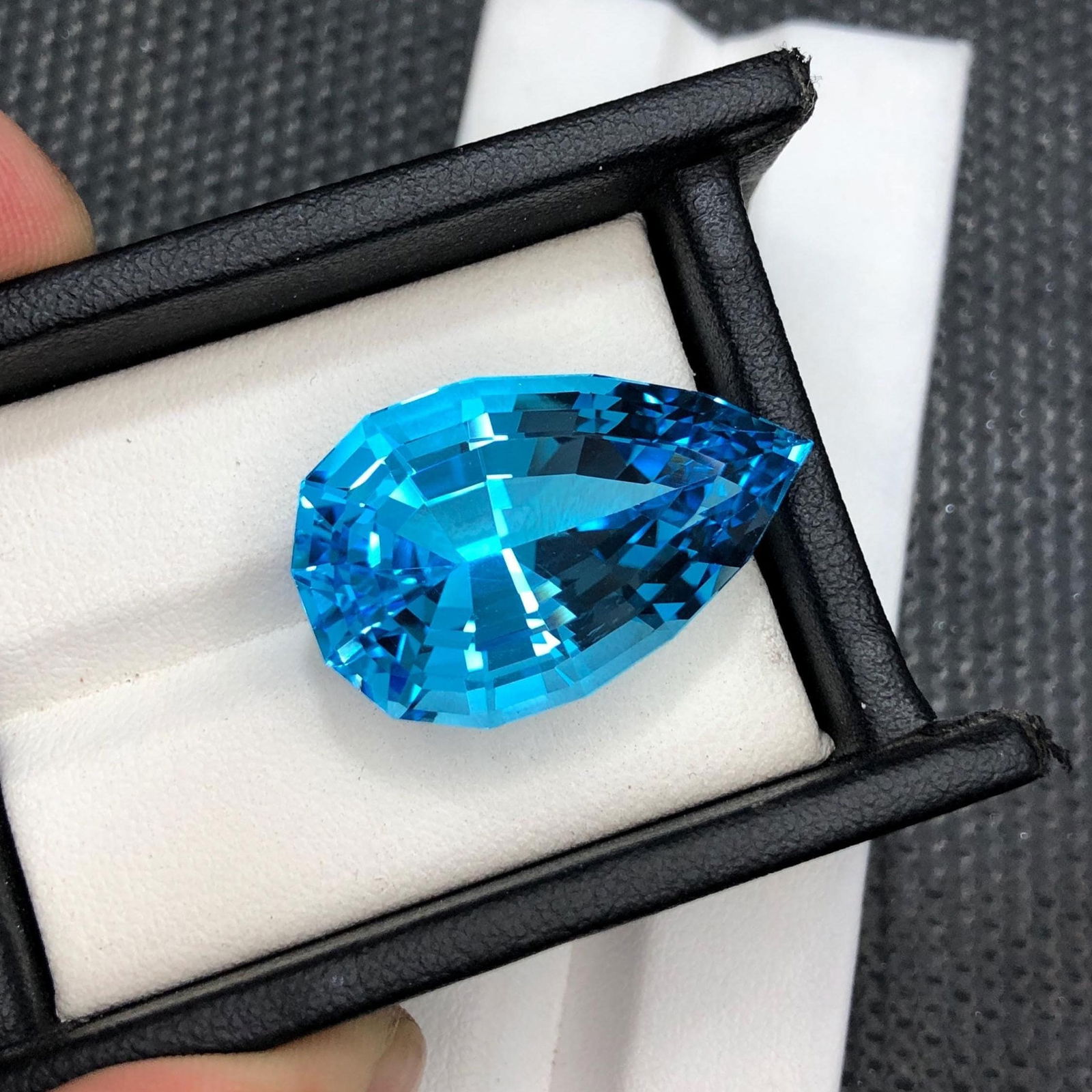 47 Carat Swiss Blue Topaz Gemstone Pear Cut Jewelry Making - 3
