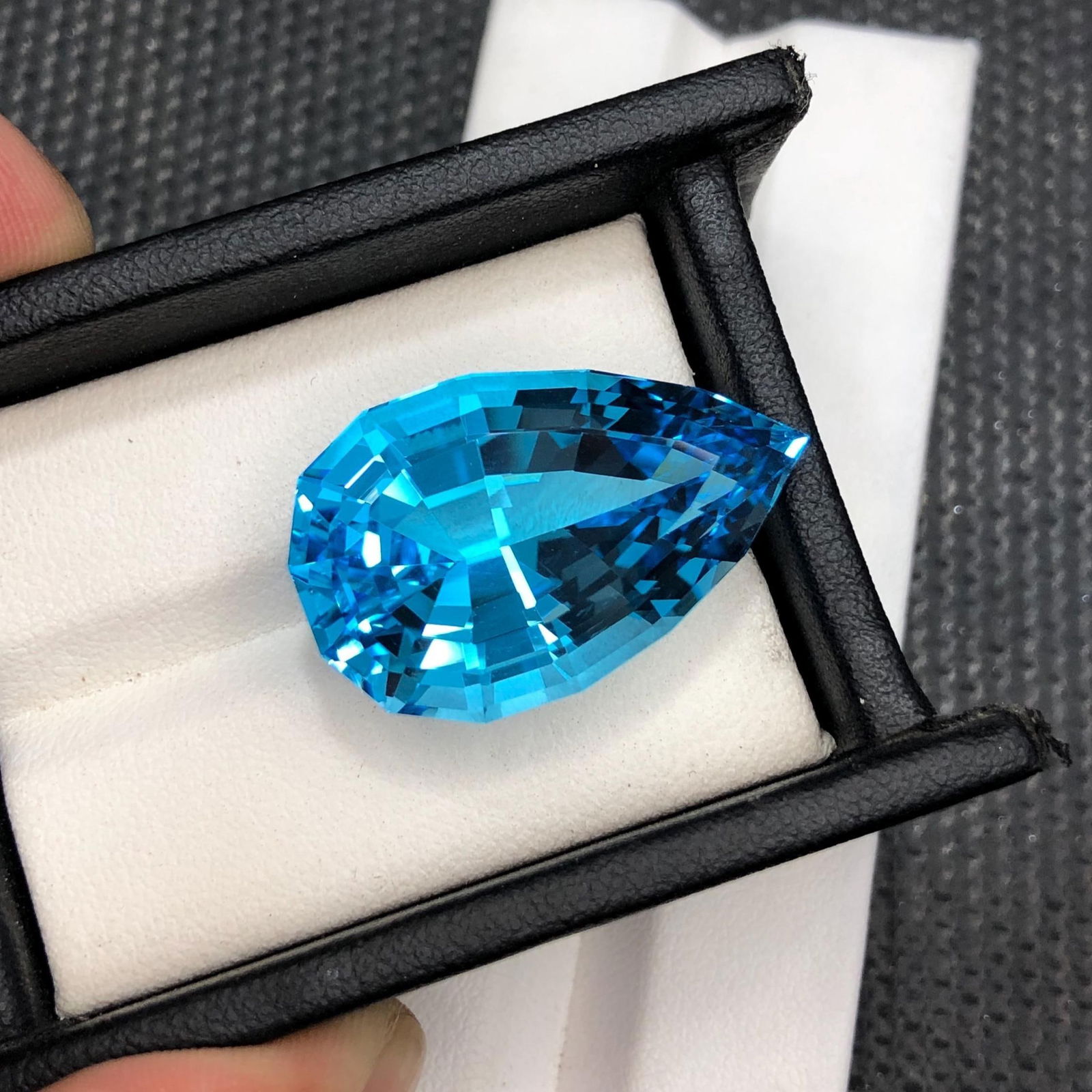 47 Carat Swiss Blue Topaz Gemstone Pear Cut Jewelry Making - 8