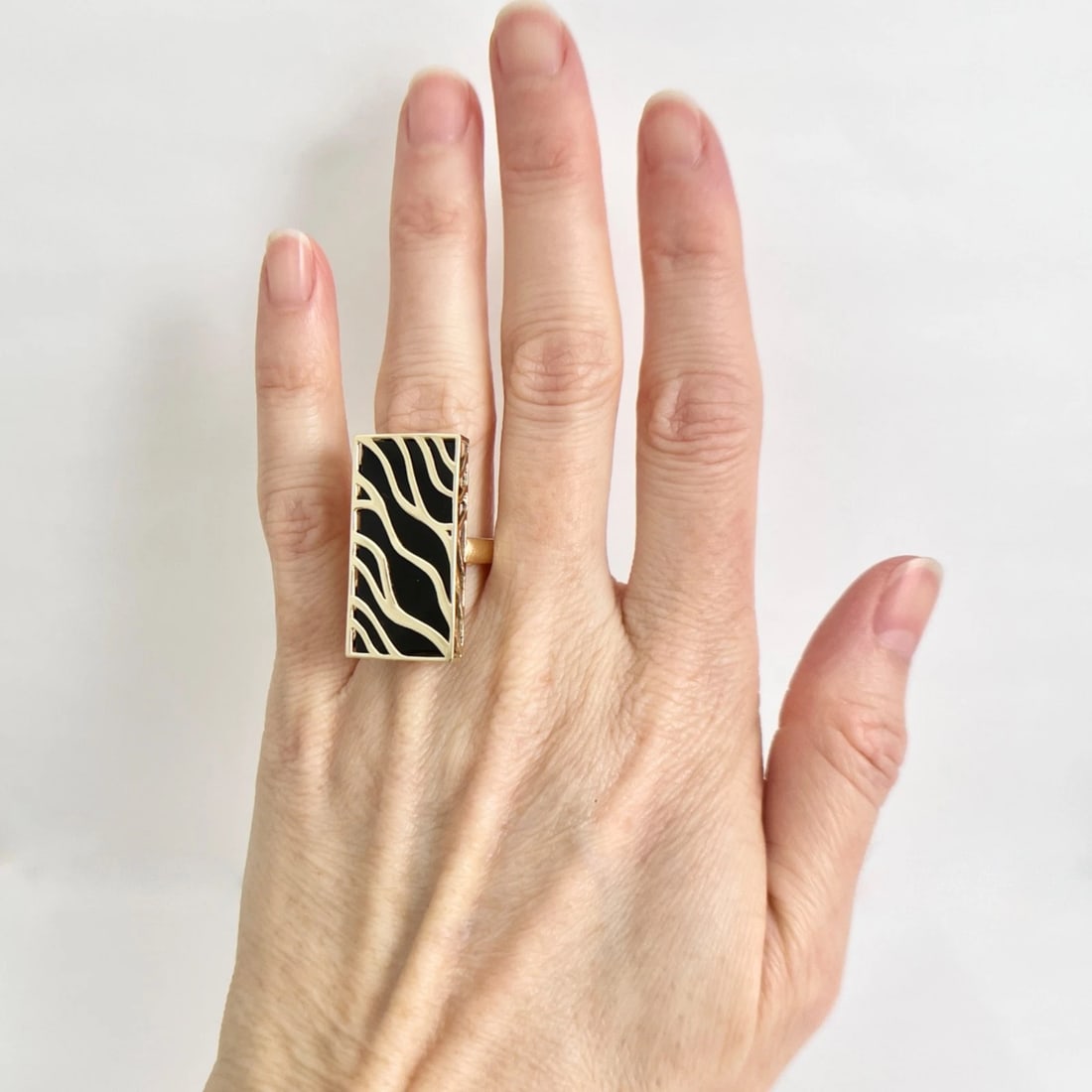 Black Onyx Zebra-Striped Long Rectangle Ring 14K Yellow Gold, 9.12 Grams - 2