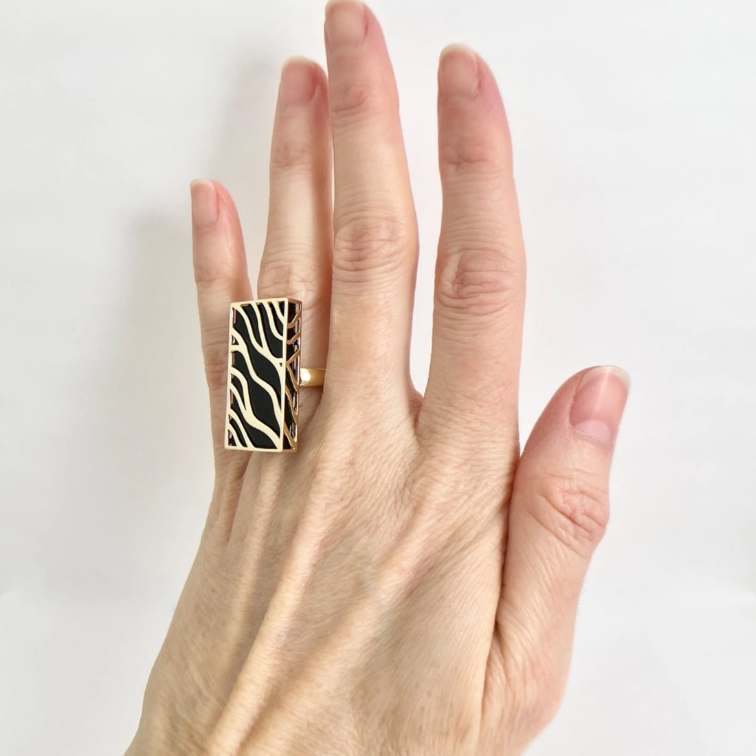 Black Onyx Zebra-Striped Long Rectangle Ring 14K Yellow Gold, 9.12 Grams - 3