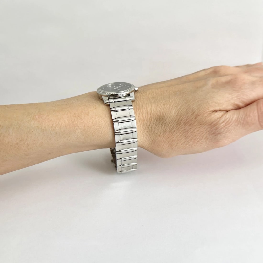 Movado Vizio Diamond Bezel Black Dial Stainless Steel Watch, 25 mm - 4