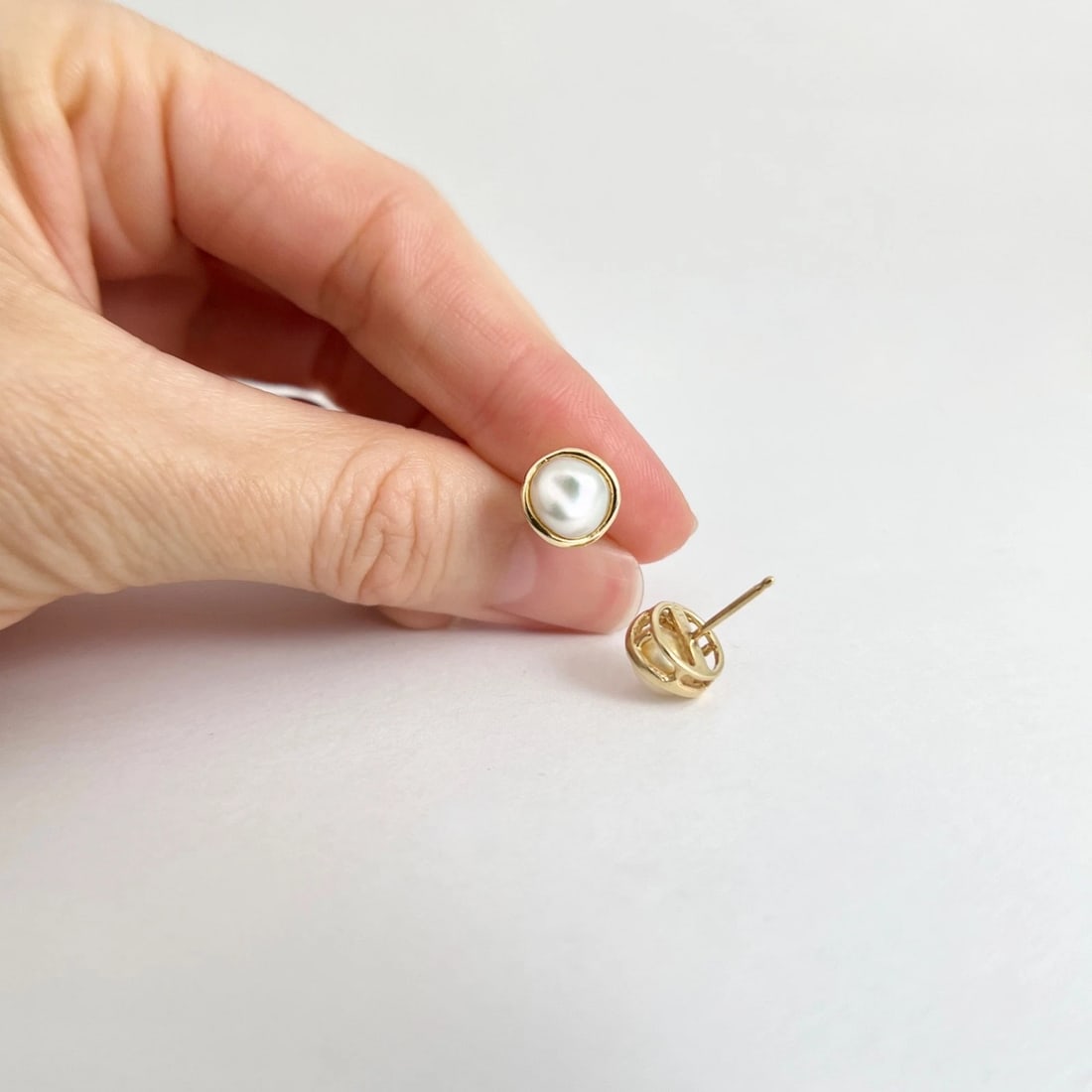 Baroque Pearl Bezel Stud Earrings 14K Yellow Gold, 2.30 Grams - 3