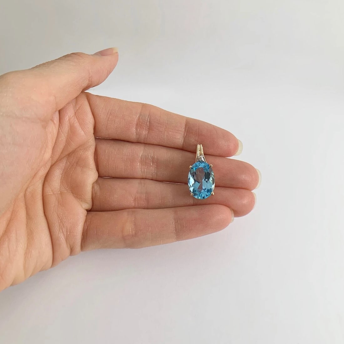 Oval Swiss Blue Topaz Diamond Gemstone Necklace Pendant 14K Yellow Gold, 2.90 Gr - 3