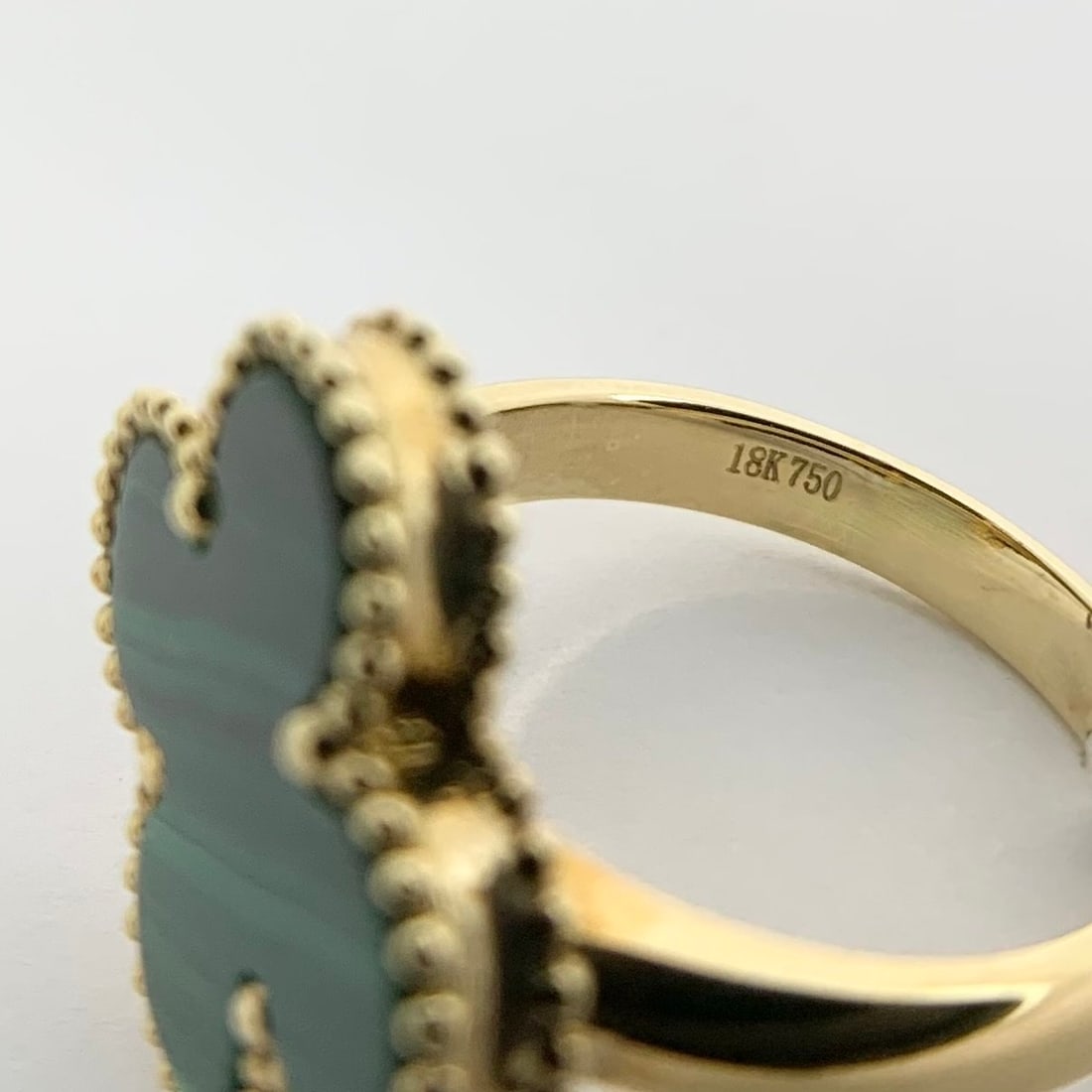 Green Malachite Clover Ring 18K Yellow Gold 6.38 Grams - 7