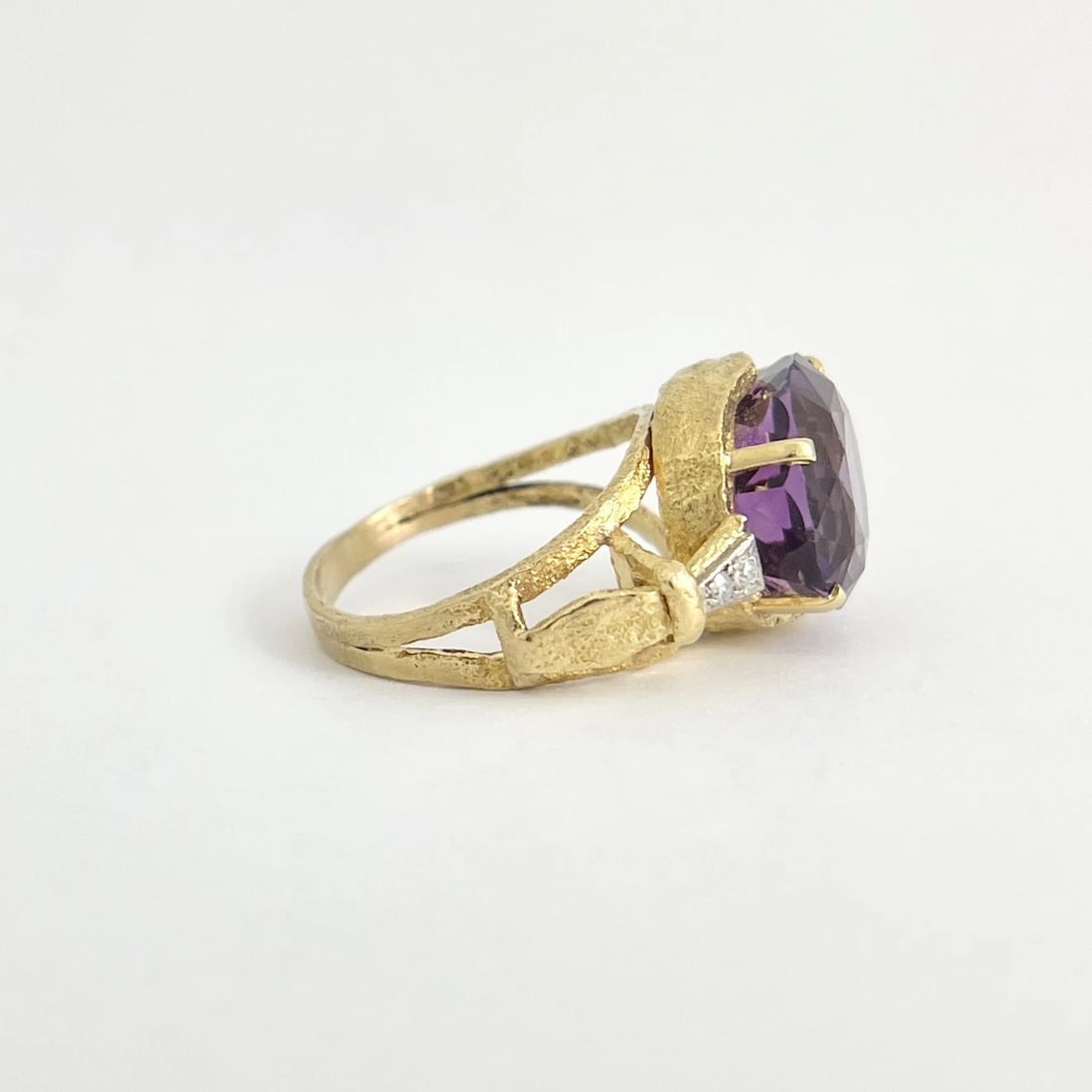 Vintage 1960's Purple Amethyst Diamond Cocktail Ring 18K Yellow Gold, 8.68 Grams - 5