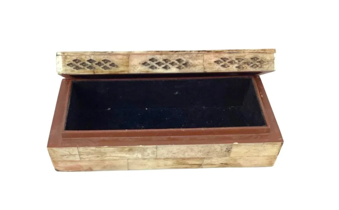 20th Century Tessellated Bone Trinket Box - 2