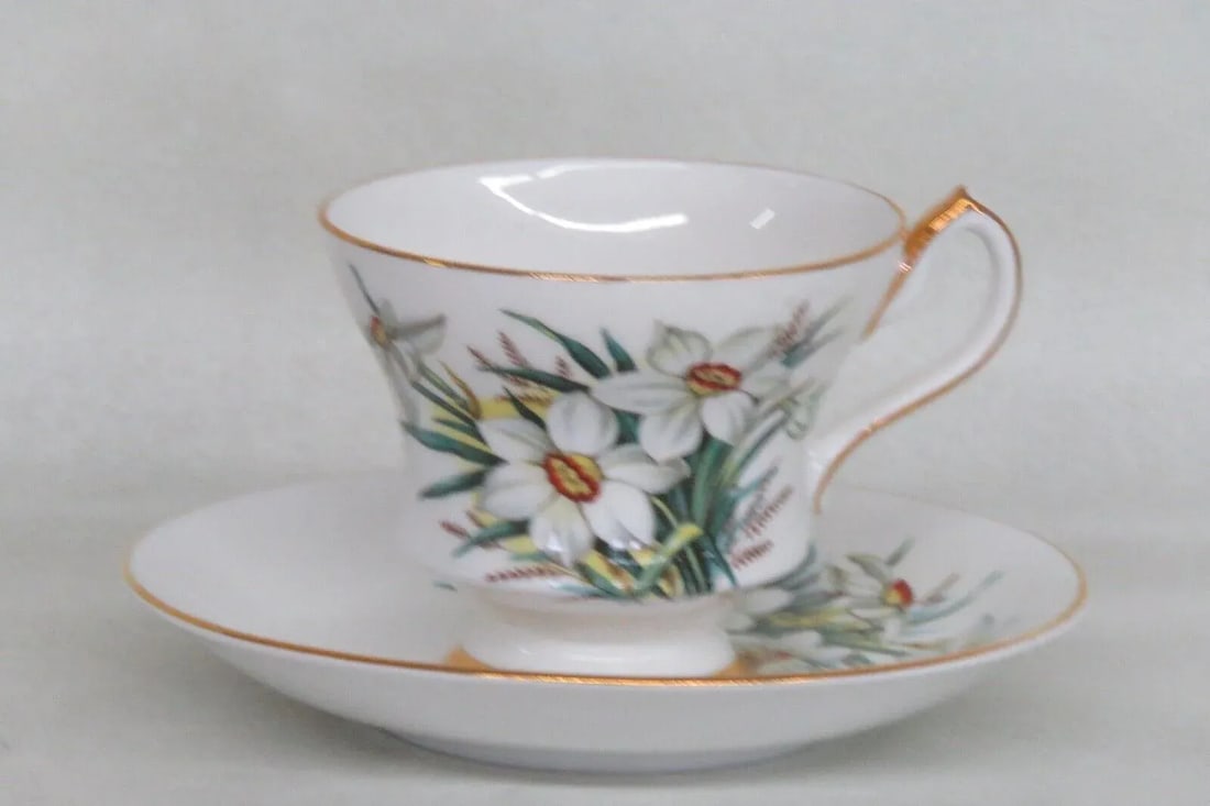 Windsor England Narcissus Daffodil Flower Bone China Teacup and Saucer Set - 11