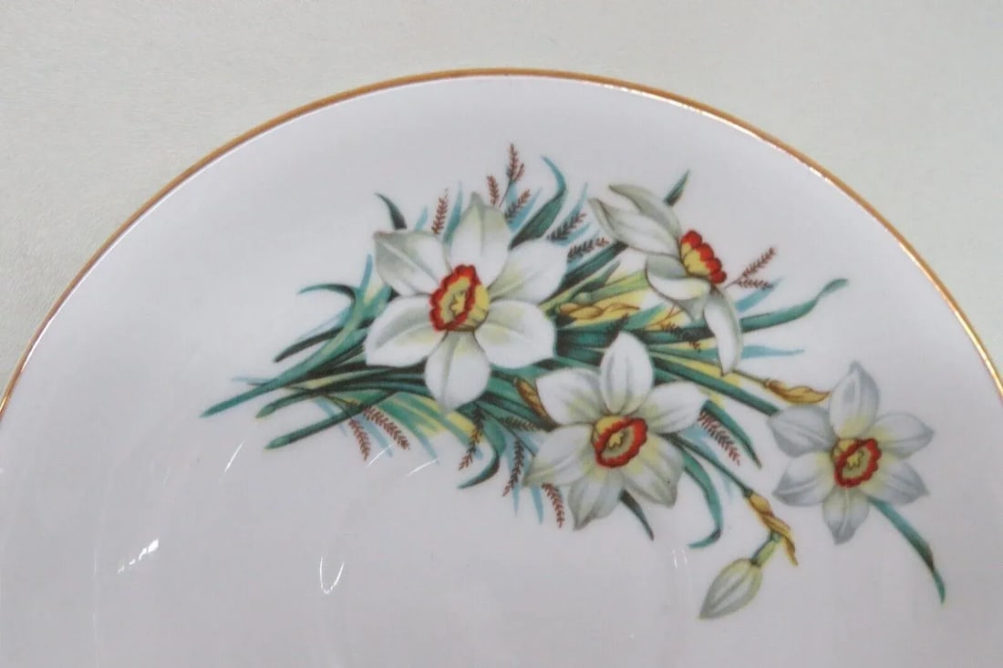 Windsor England Narcissus Daffodil Flower Bone China Teacup and Saucer Set - 6