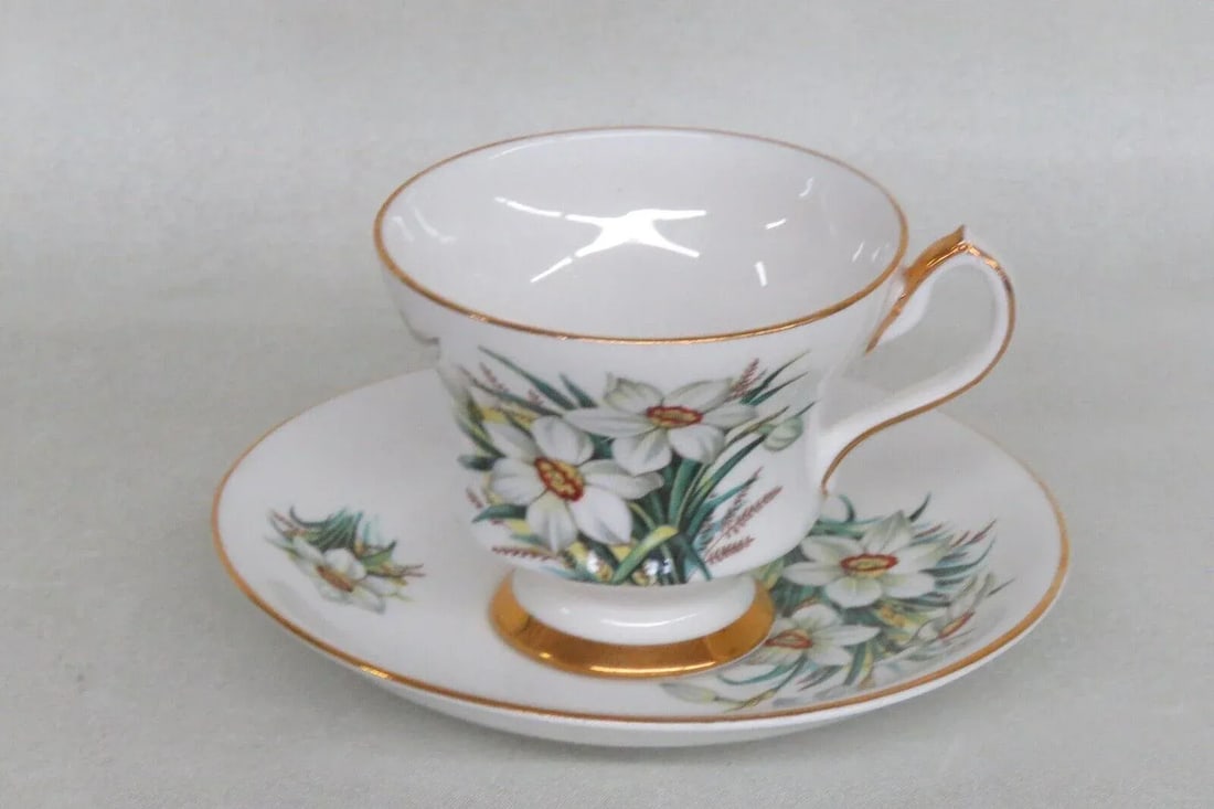 Windsor England Narcissus Daffodil Flower Bone China Teacup and Saucer Set - 8