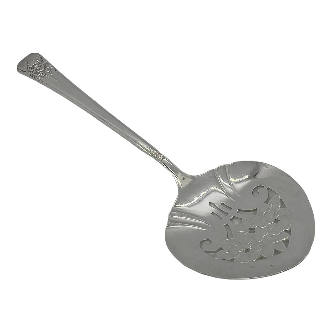 1954 Wm Rogers Is Glossy Silver Plate "œMountain Rose" Wm Rogers Tomato Cranberry Server: 1954 Wm Rogers Is Glossy Silver Plate "Mountain Rose" Wm Rogers 7 7/8" Tomato Cranberry Server. This lovely pre-owned vintage Tomato Cranberry Server in the "Mountain Rose" pattern has been recently