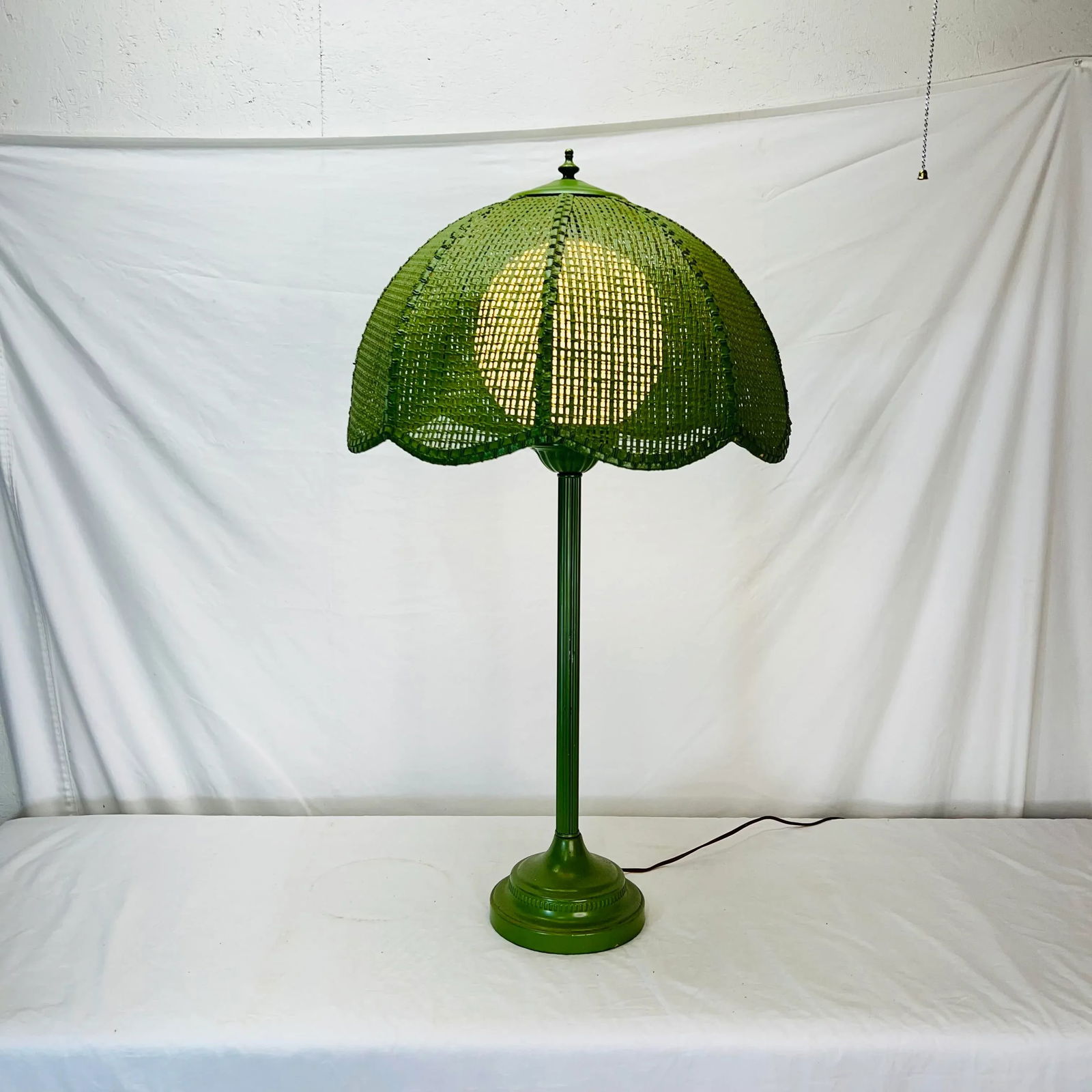 Mid Century Modern Metal Lamp With Scalloped Bottom Wicker Shade - 3