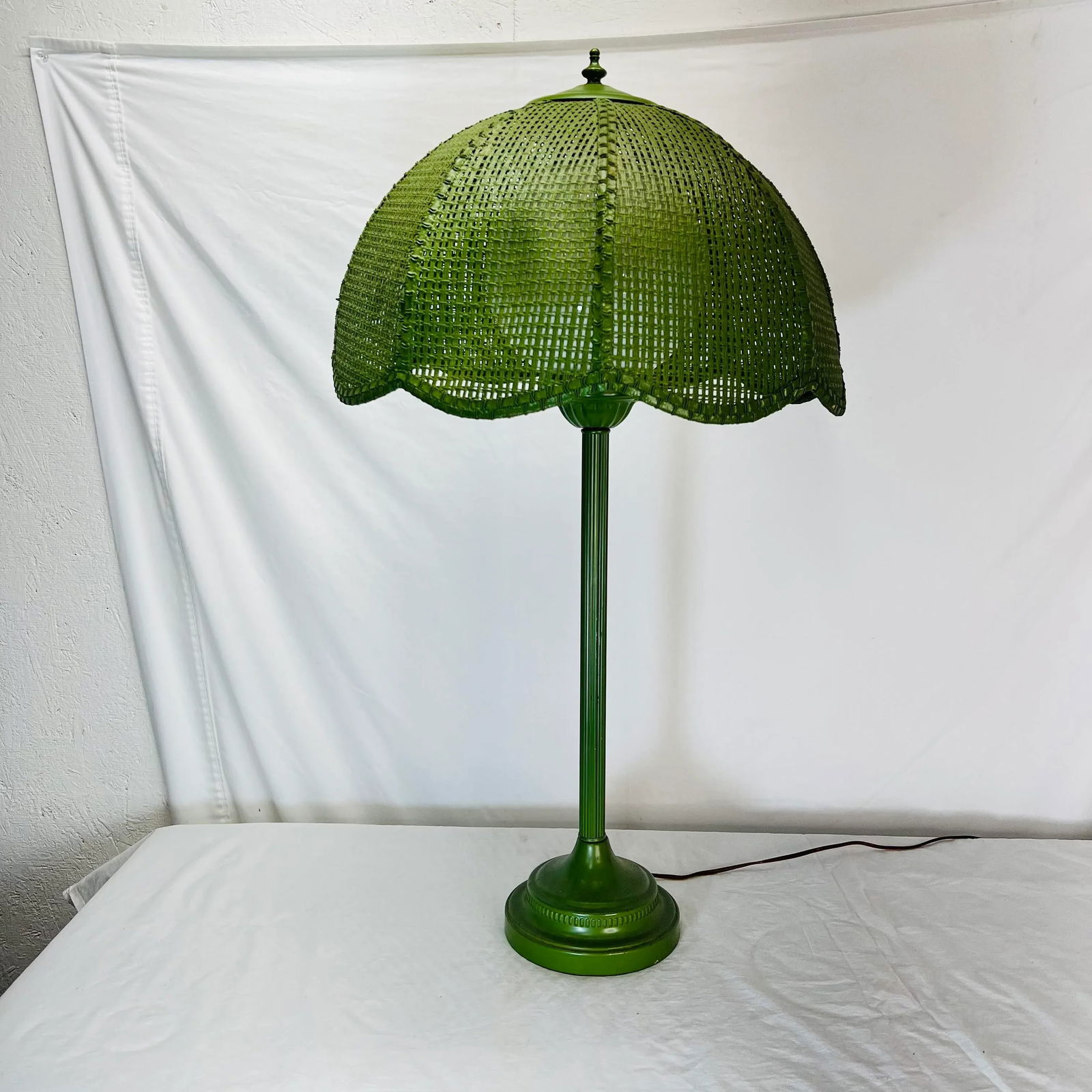 Mid Century Modern Metal Lamp With Scalloped Bottom Wicker Shade - 5