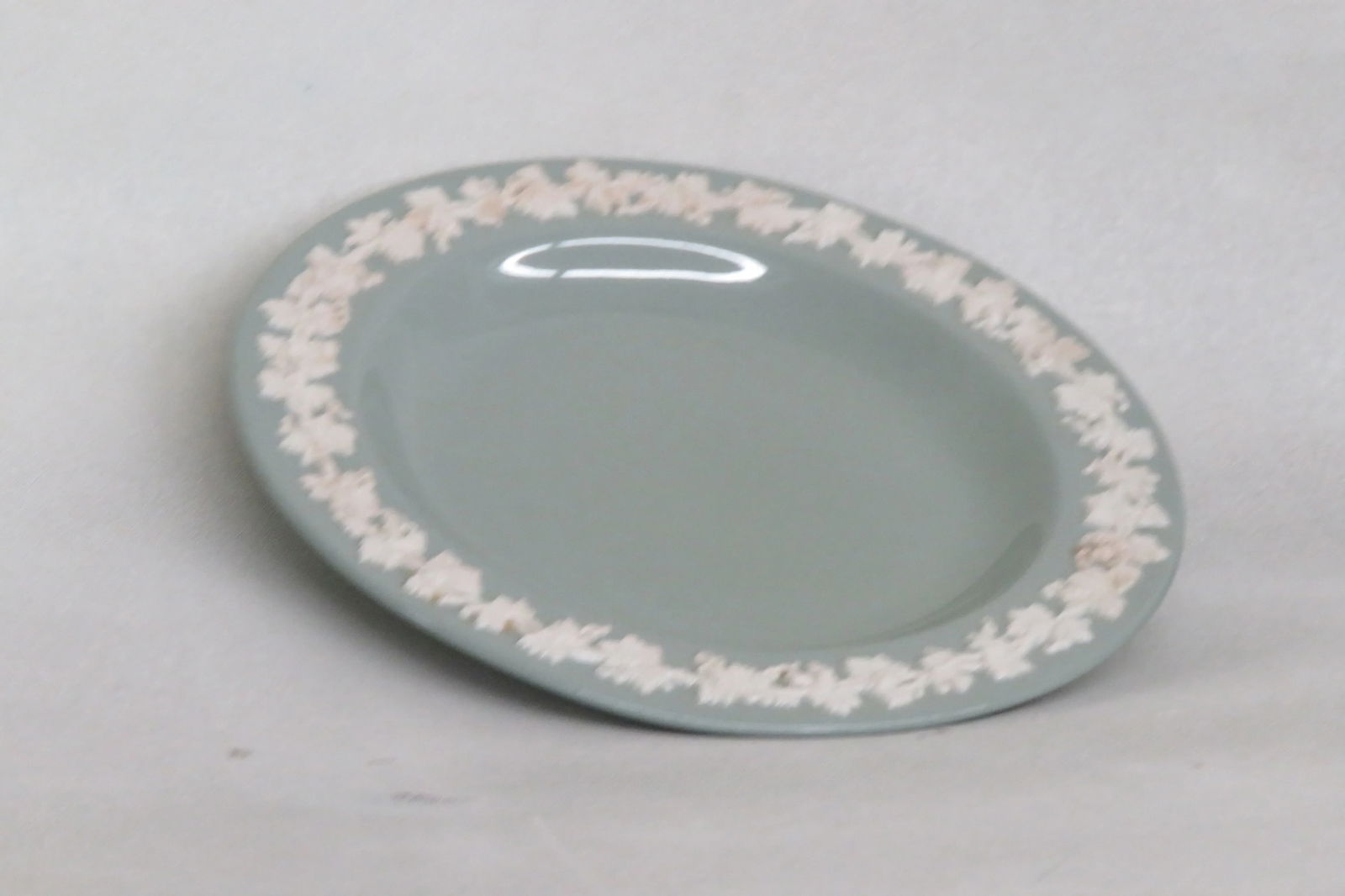 Wedgwood of Etruria and Barlaston Queensware Green Grapevine Small Dish - 13