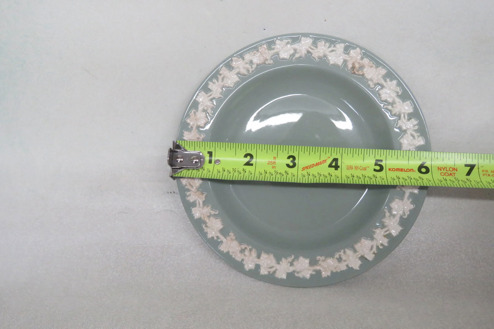 Wedgwood of Etruria and Barlaston Queensware Green Grapevine Small Dish - 4