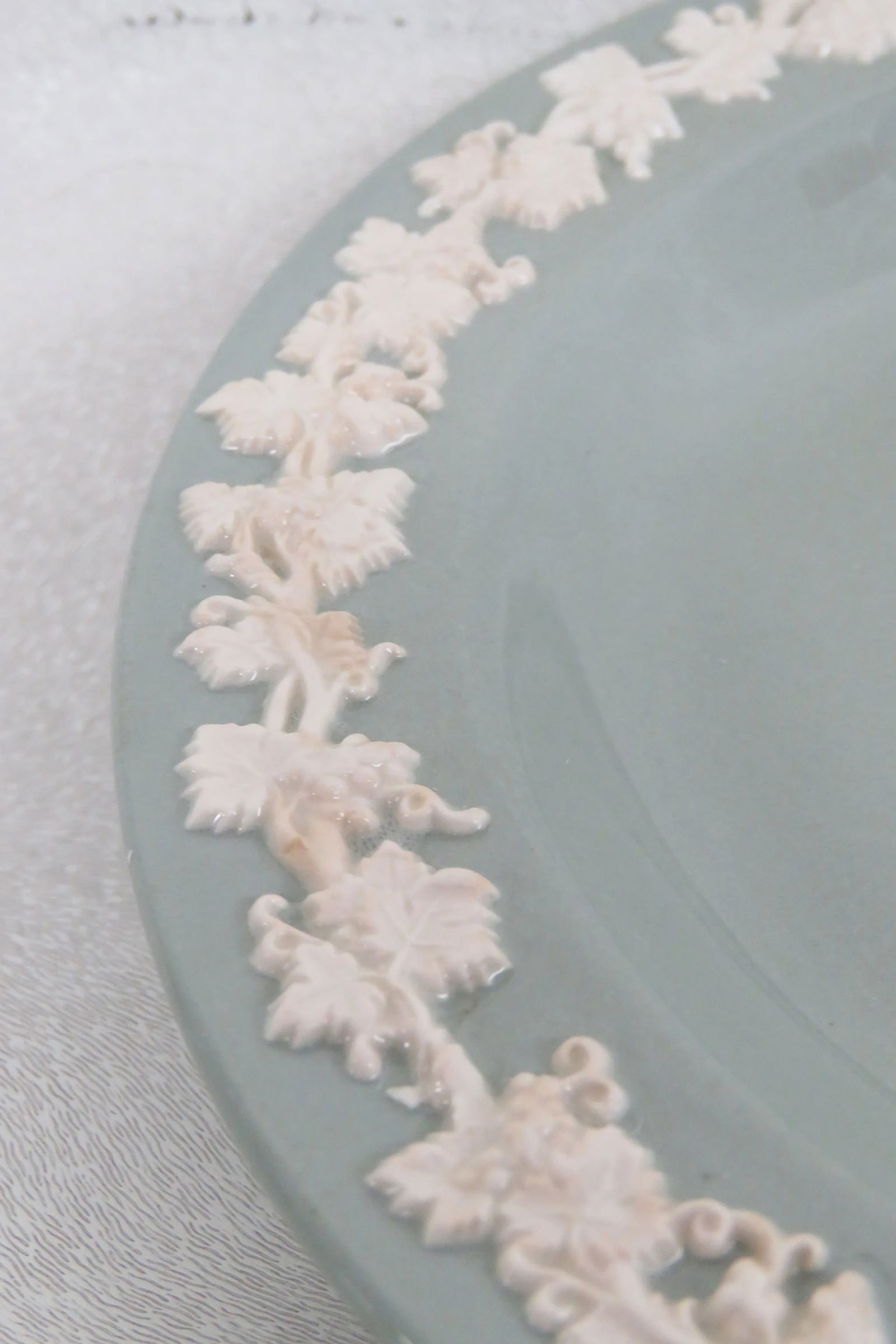 Wedgwood of Etruria and Barlaston Queensware Green Grapevine Small Dish - 7
