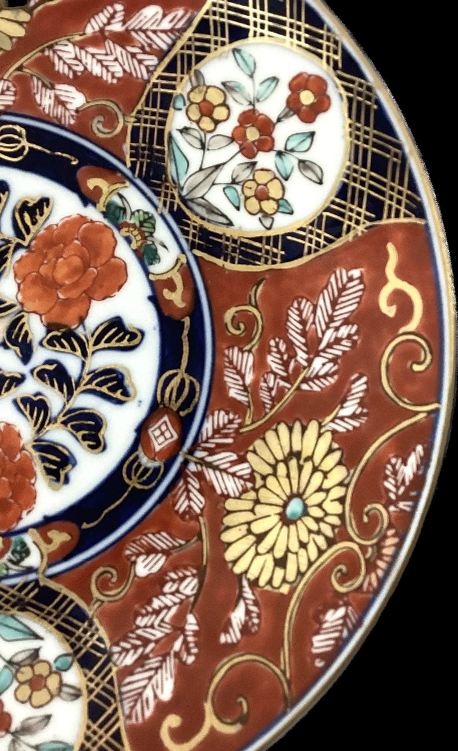 Japanese Imari Porcelain Plates, 8.25" Diameter - 4