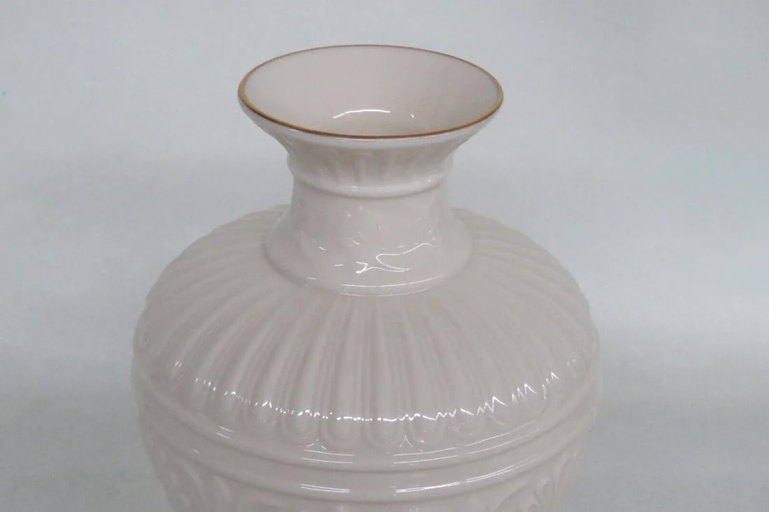 Lenox Porcelain Athenian Collection Grecian Ivory and Gold Embossed Vase - 5