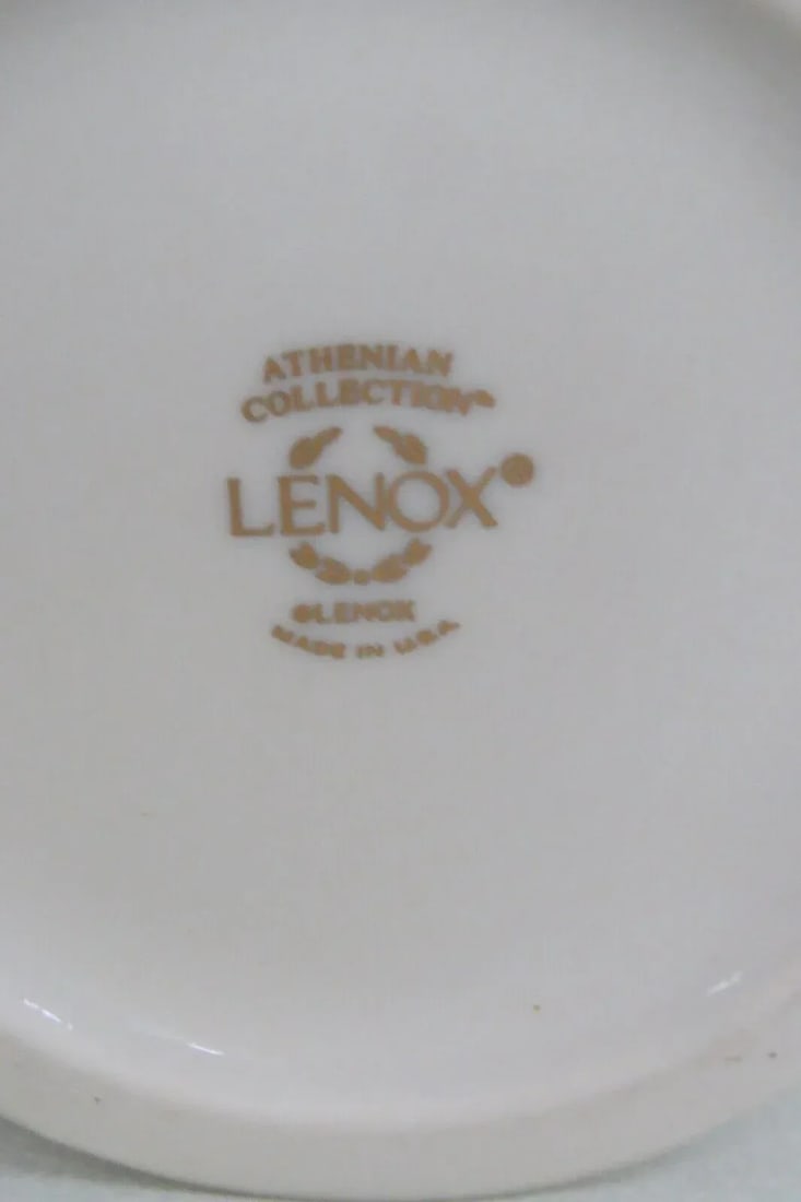Lenox Porcelain Athenian Collection Grecian Ivory and Gold Embossed Vase - 8