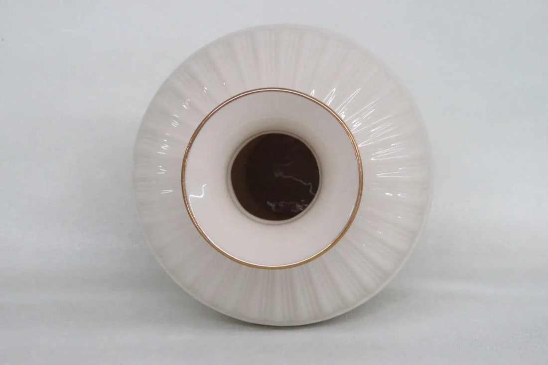 Lenox Porcelain Athenian Collection Grecian Ivory and Gold Embossed Vase - 9