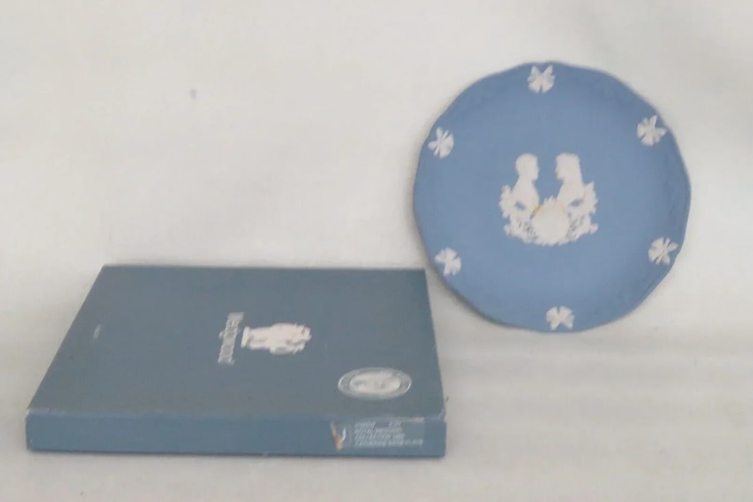 Wedgwood England Jasperware Blue Royal Wedding 1986 Plate in Box - 5