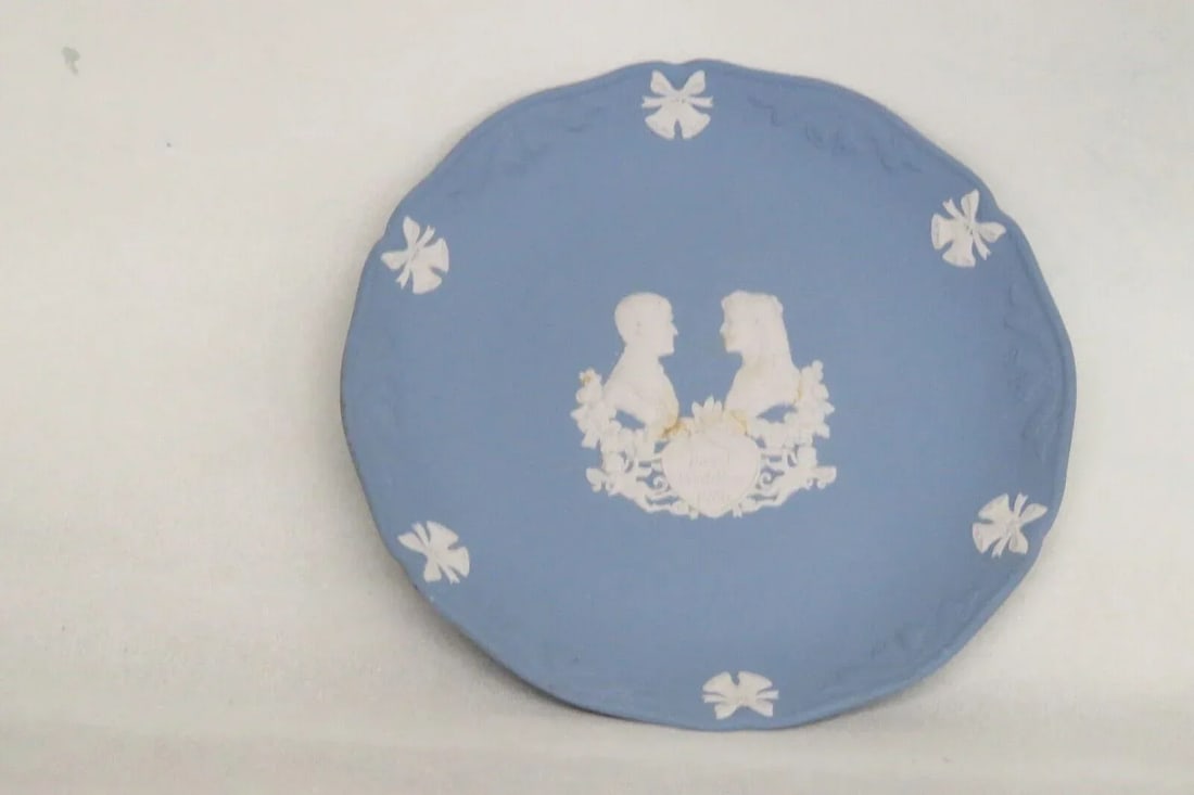 Wedgwood England Jasperware Blue Royal Wedding 1986 Plate in Box - 9