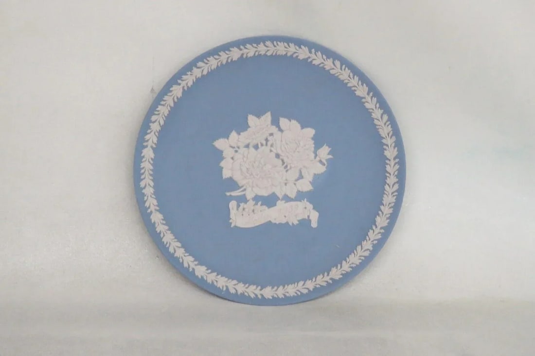 Wedgwood Jasperware Blue Floral Mothers Day 1989 Decorative Plate in Box - 2