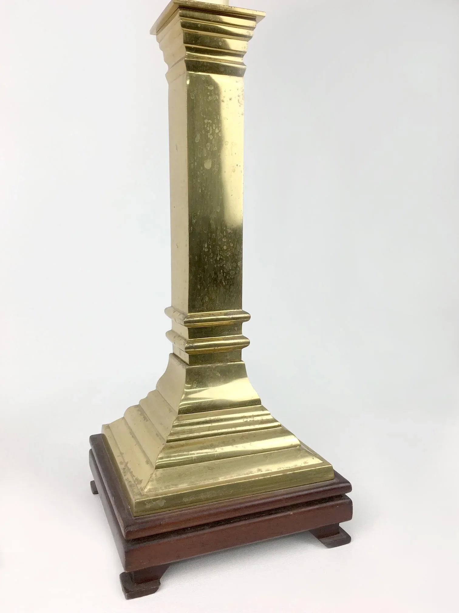 1970s Traditional Estate Brass Square Table Lamp - 3