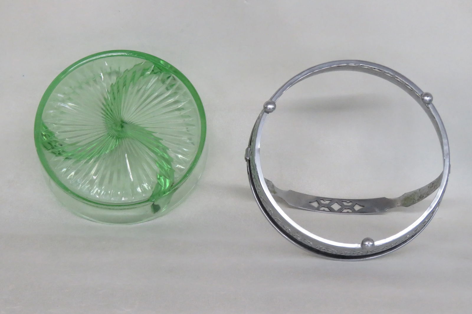 Green Depression Glass Divided Candy Relish Dish With Silver Metal Basket - 10