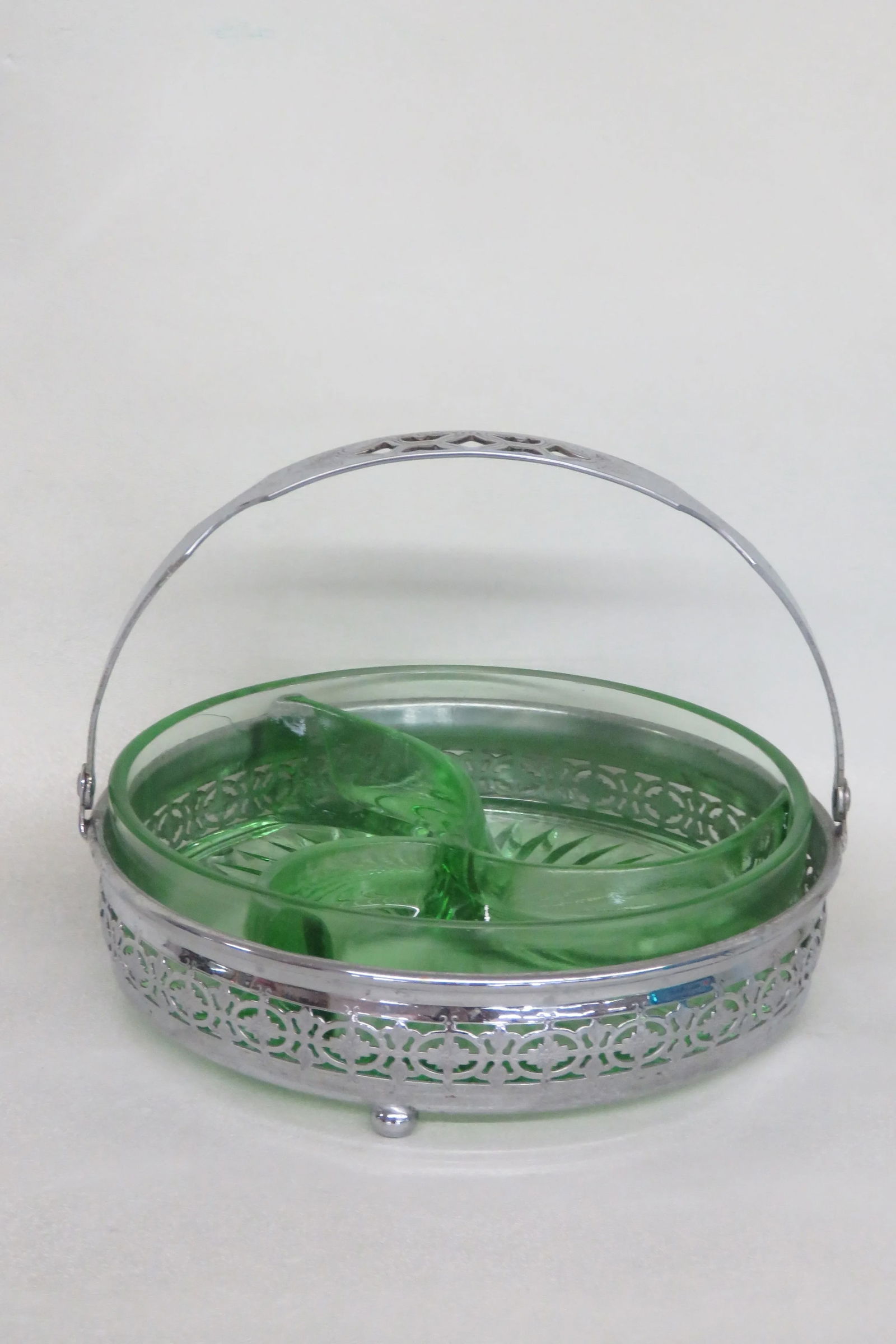 Green Depression Glass Divided Candy Relish Dish With Silver Metal Basket - 12