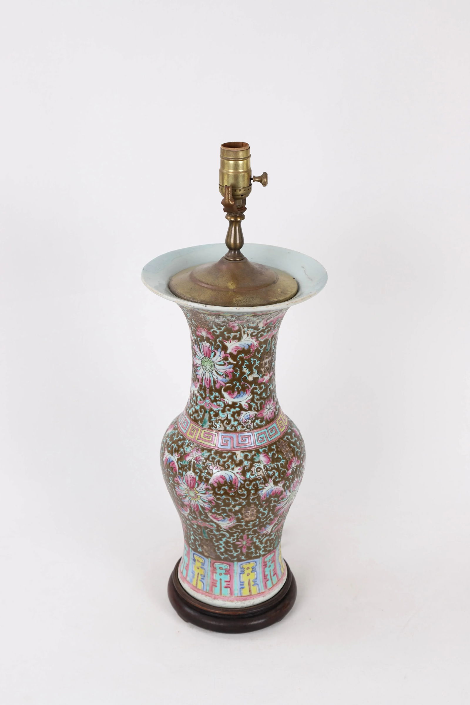 Late 19th Century Famille Rose Arabesque Qing Vase Lamp - 3