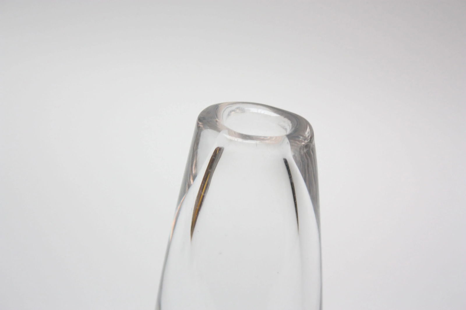 Kosta Boda Blown Glass Vase With Floral Etching - 7