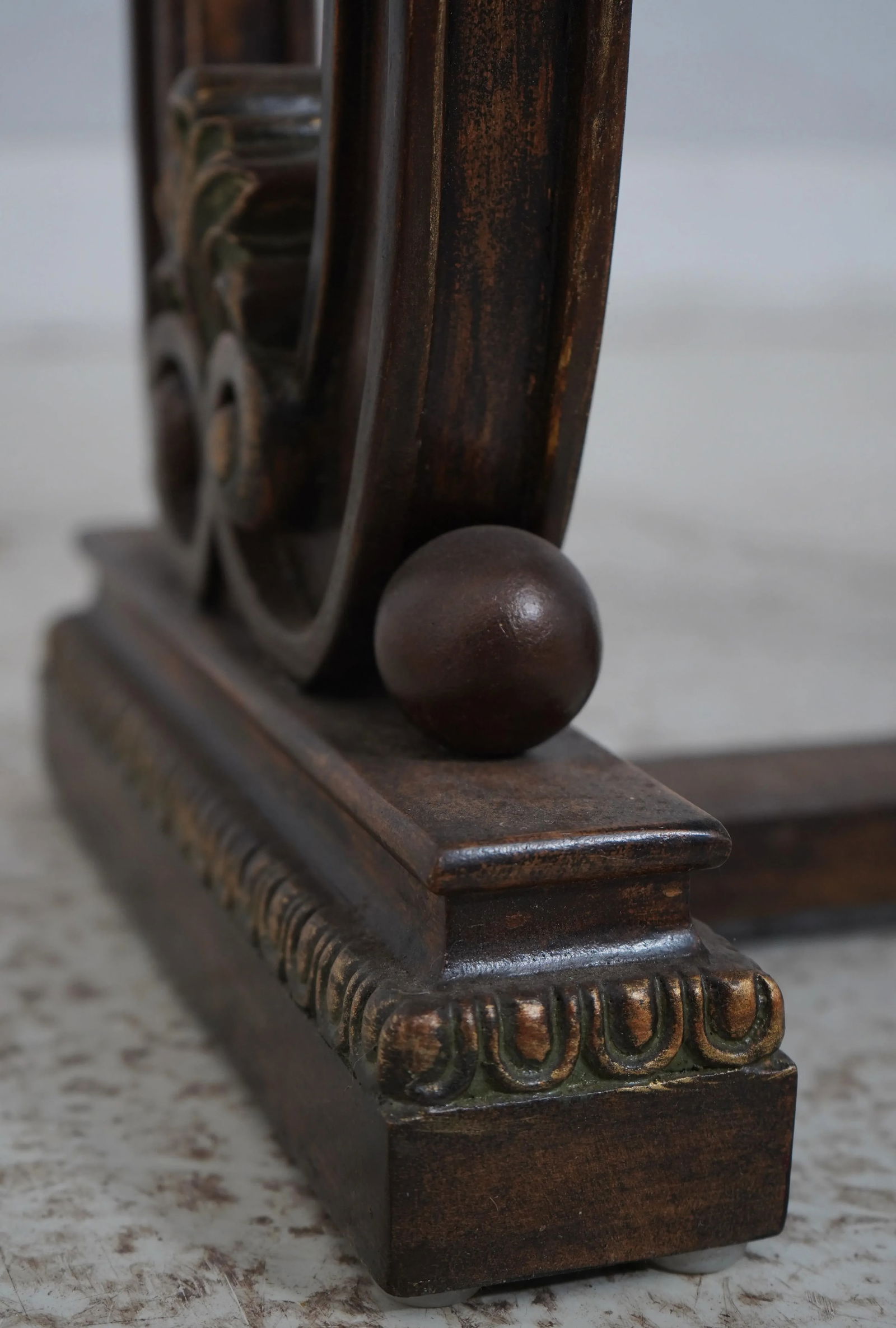 Traditional Continental Style Carved Base Occasional Table - 11